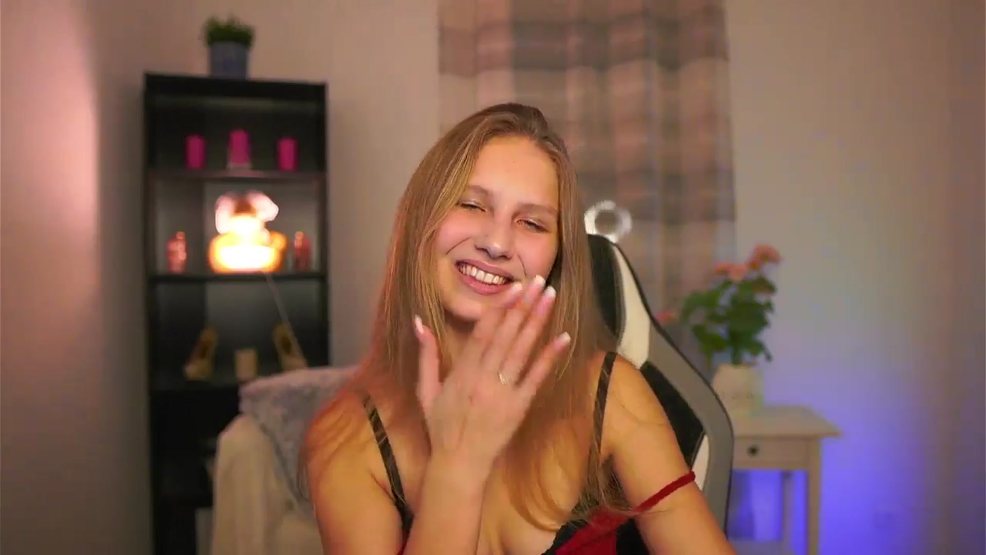 Gallery image thumbnail from Emmie_murray's myfreecams stream on, 01/30/2026, 20:27 image 6 of 20