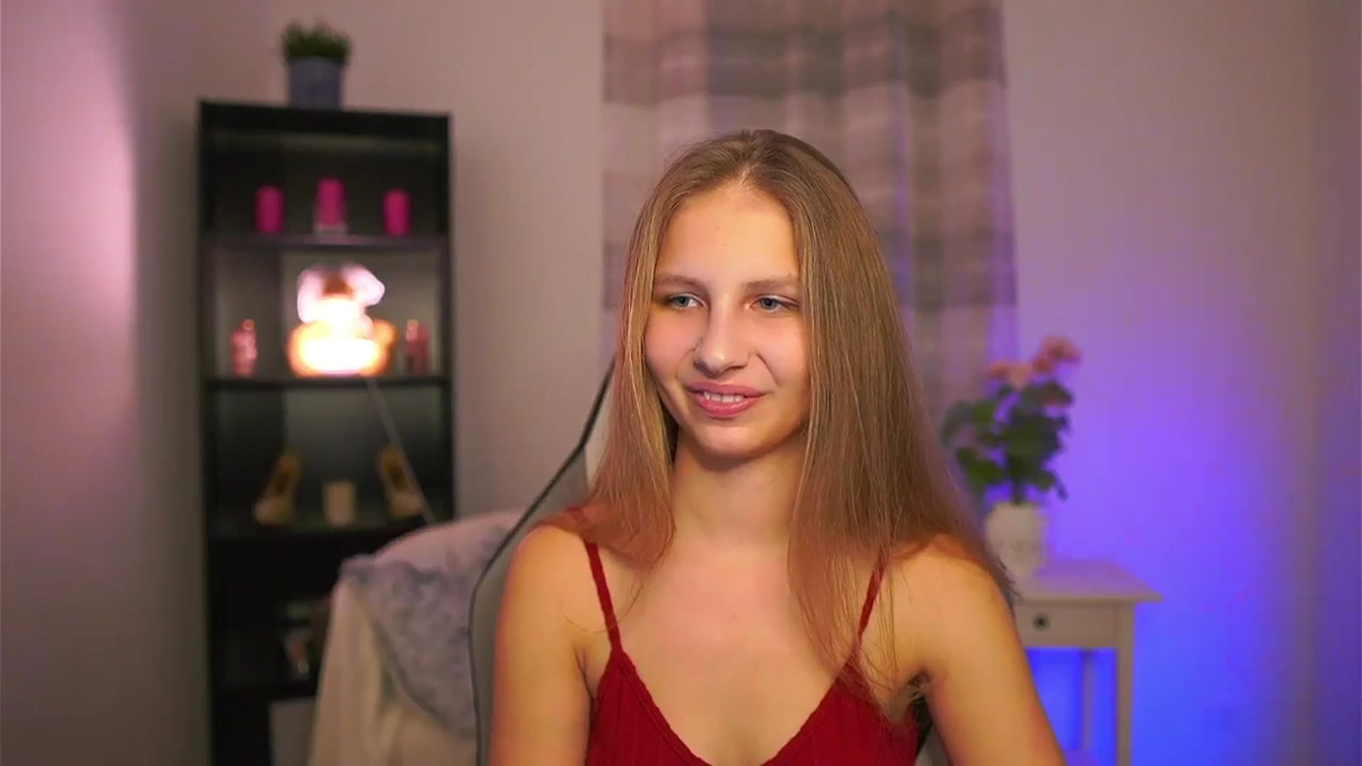 Gallery image thumbnail from Emmie_murray's myfreecams stream on, 01/30/2026, 23:42 image 14 of 20
