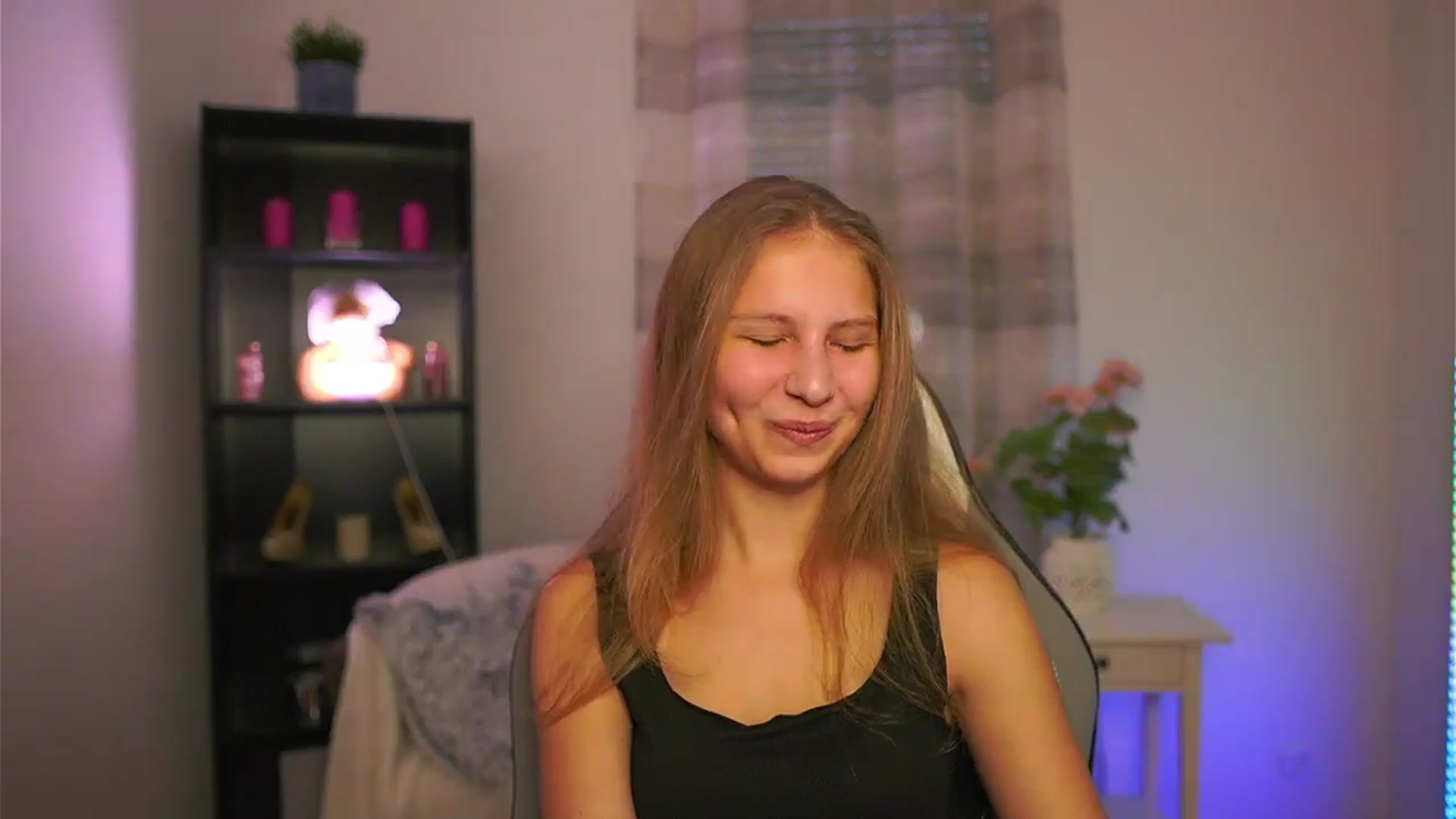 Gallery image thumbnail from Emmie_murray's myfreecams stream on, 01/31/2026, 14:48 image 16 of 20