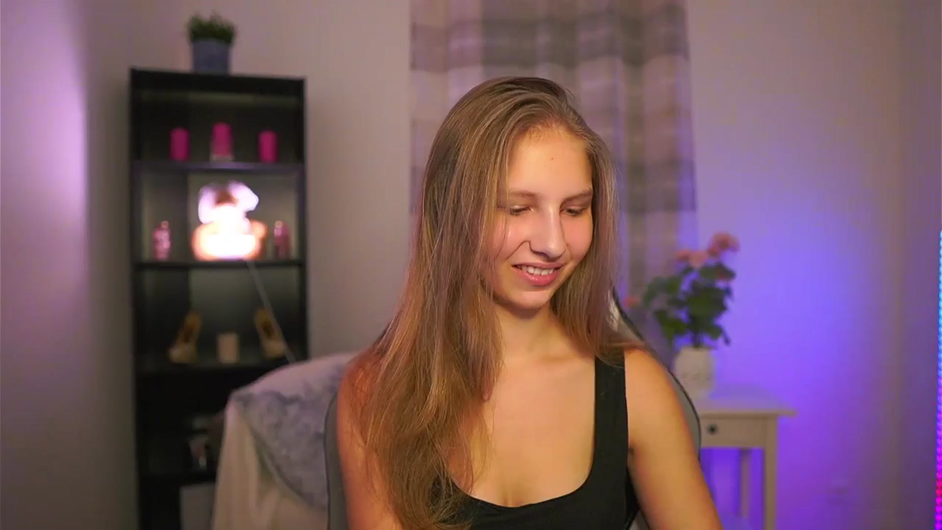 Gallery image thumbnail from Emmie_murray's myfreecams stream on, 01/31/2026, 16:41 image 6 of 20
