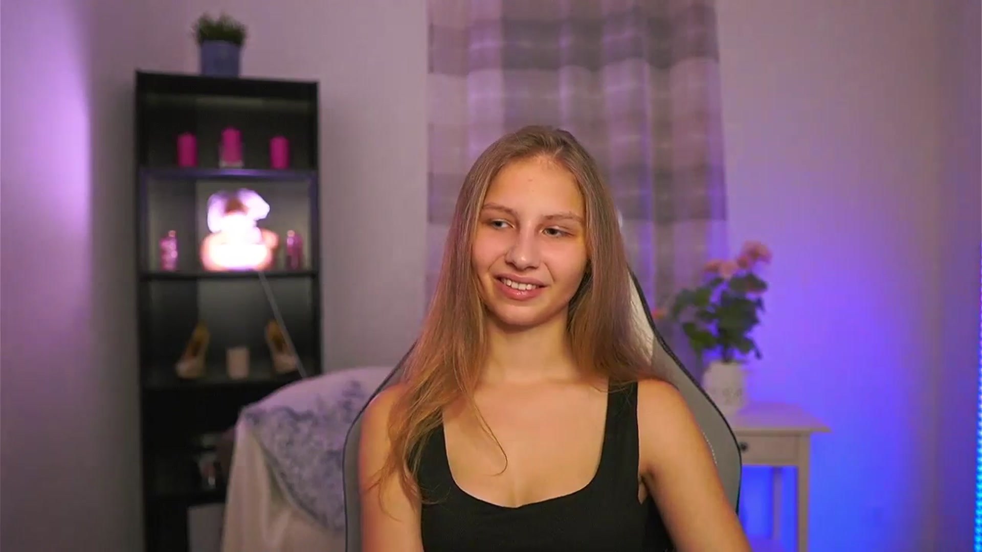 Gallery image thumbnail from Emmie_murray's myfreecams stream on, 01/31/2026, 16:41 image 2 of 20