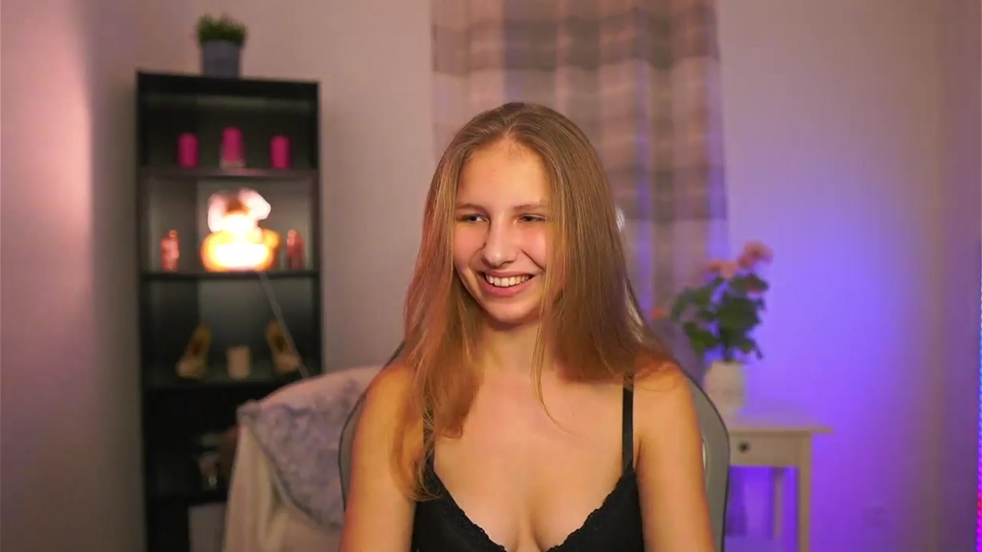 Gallery image thumbnail from Emmie_murray's myfreecams stream on, 01/31/2026, 18:00 image 6 of 20