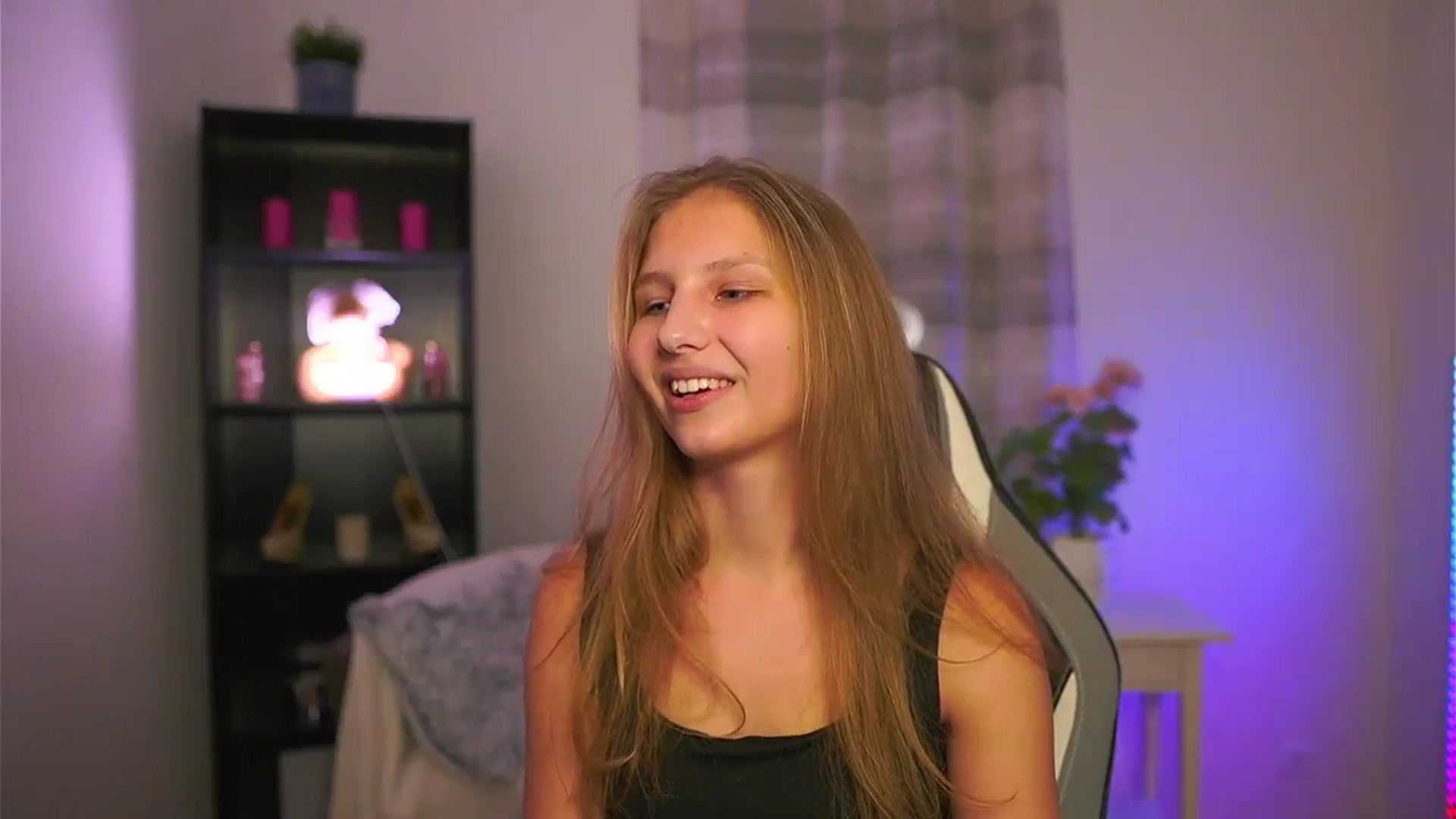 Gallery image thumbnail from Emmie_murray's myfreecams stream on, 01/31/2026, 22:23 image 2 of 20