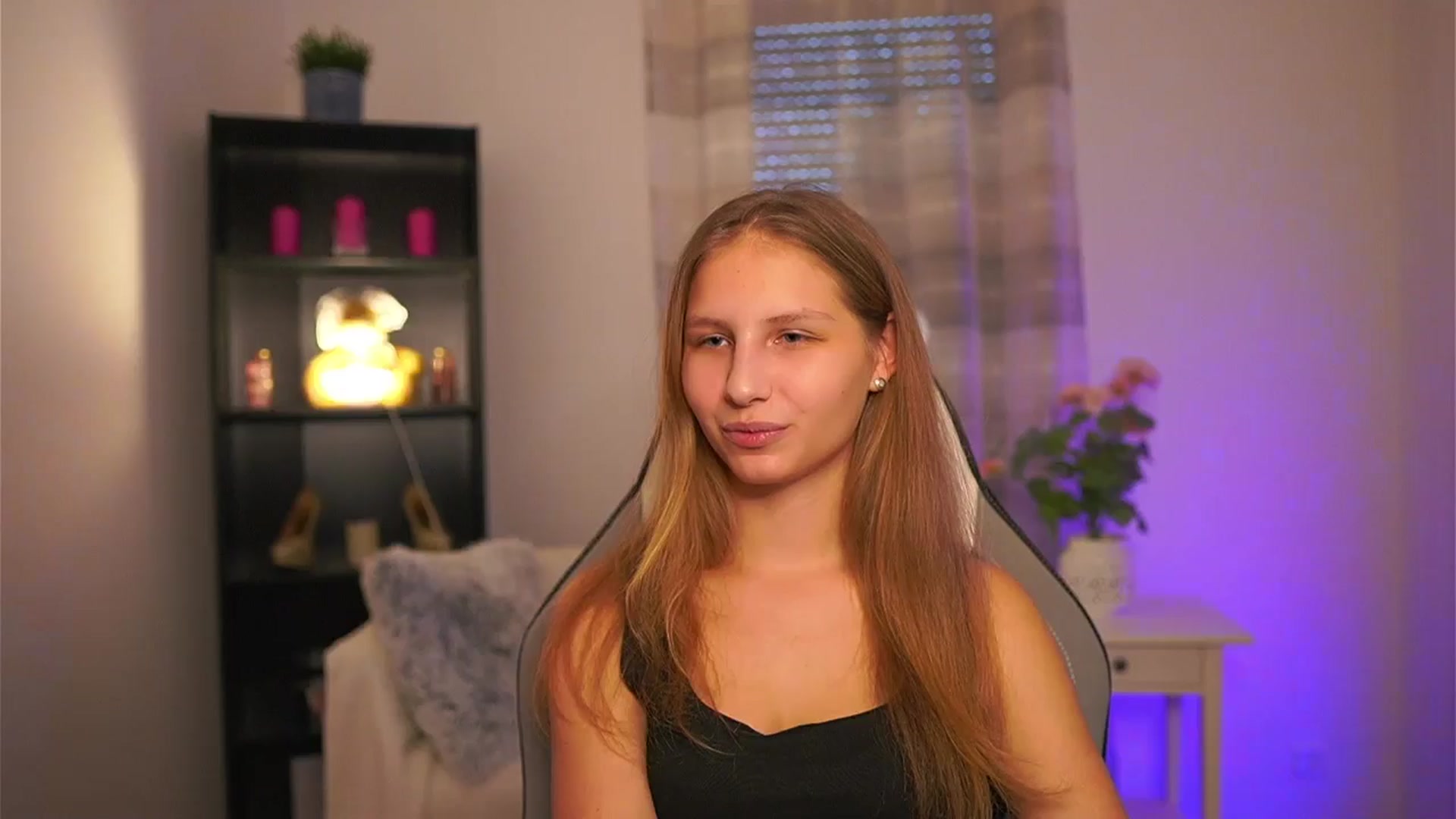Gallery image thumbnail from Emmie_murray's myfreecams stream on, 02/01/2026, 15:46 image 1 of 20