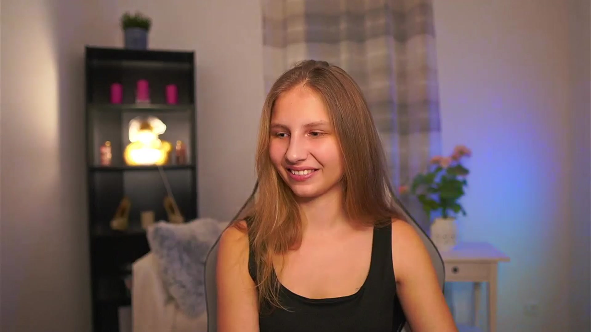 Gallery image thumbnail from Emmie_murray's myfreecams stream on, 02/01/2026, 17:18 image 2 of 20