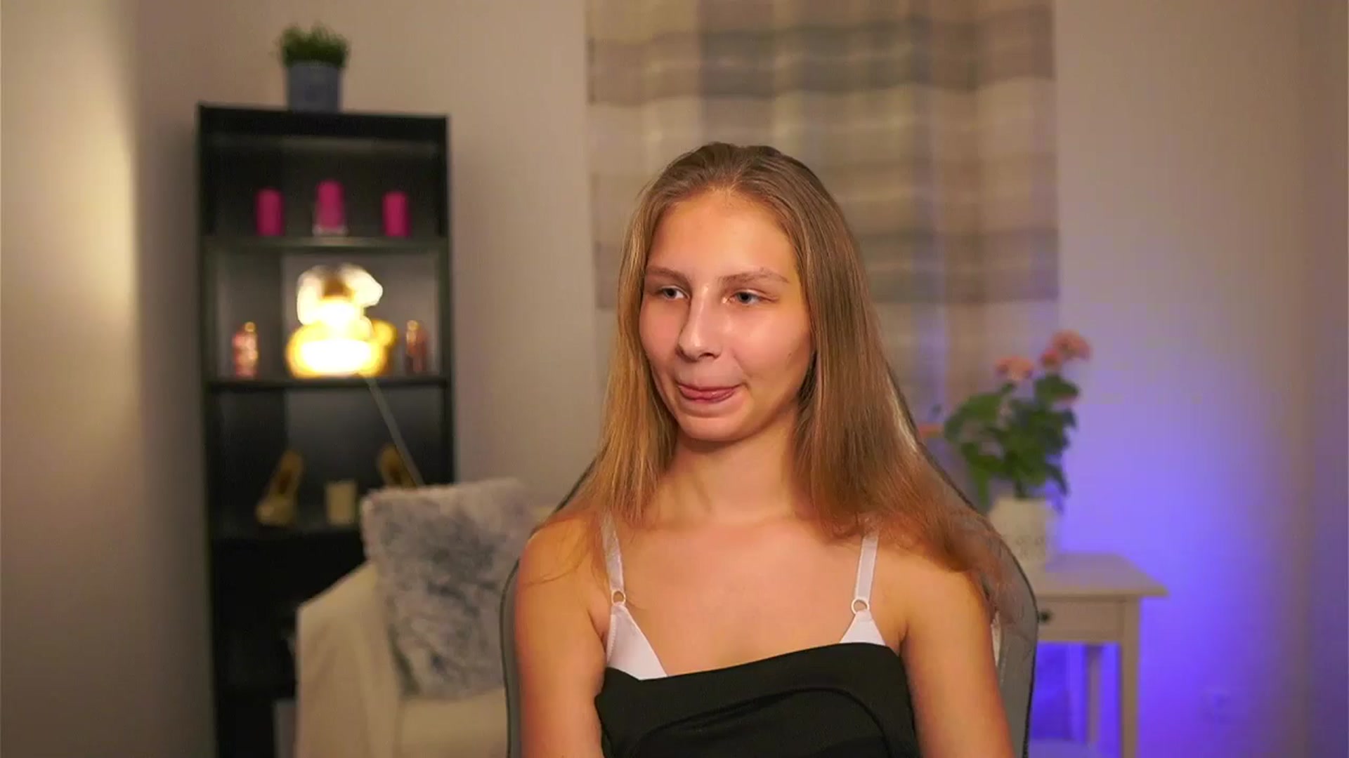 Gallery image thumbnail from Emmie_murray's myfreecams stream on, 02/04/2026, 17:50 image 16 of 20