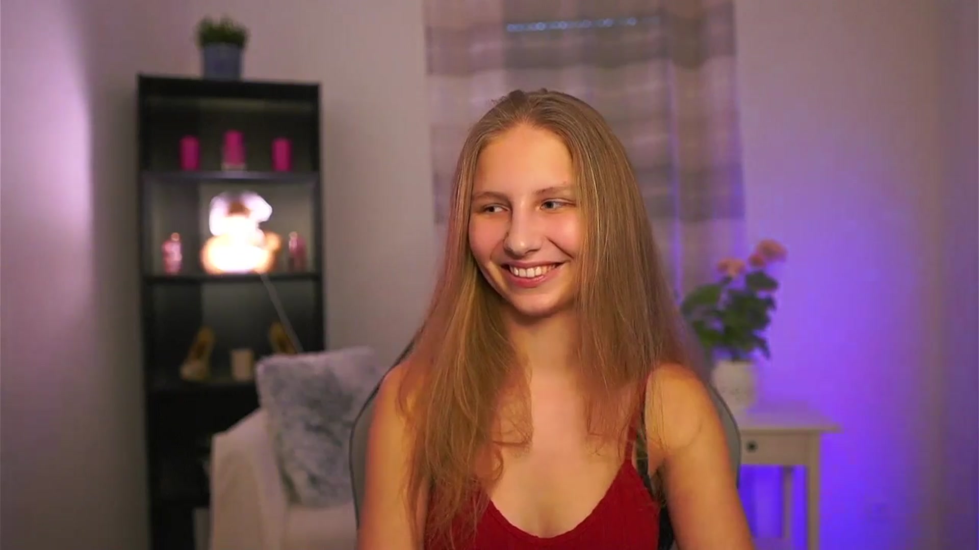 Gallery image thumbnail from Emmie_murray's myfreecams stream on, 02/06/2026, 15:06 image 8 of 20
