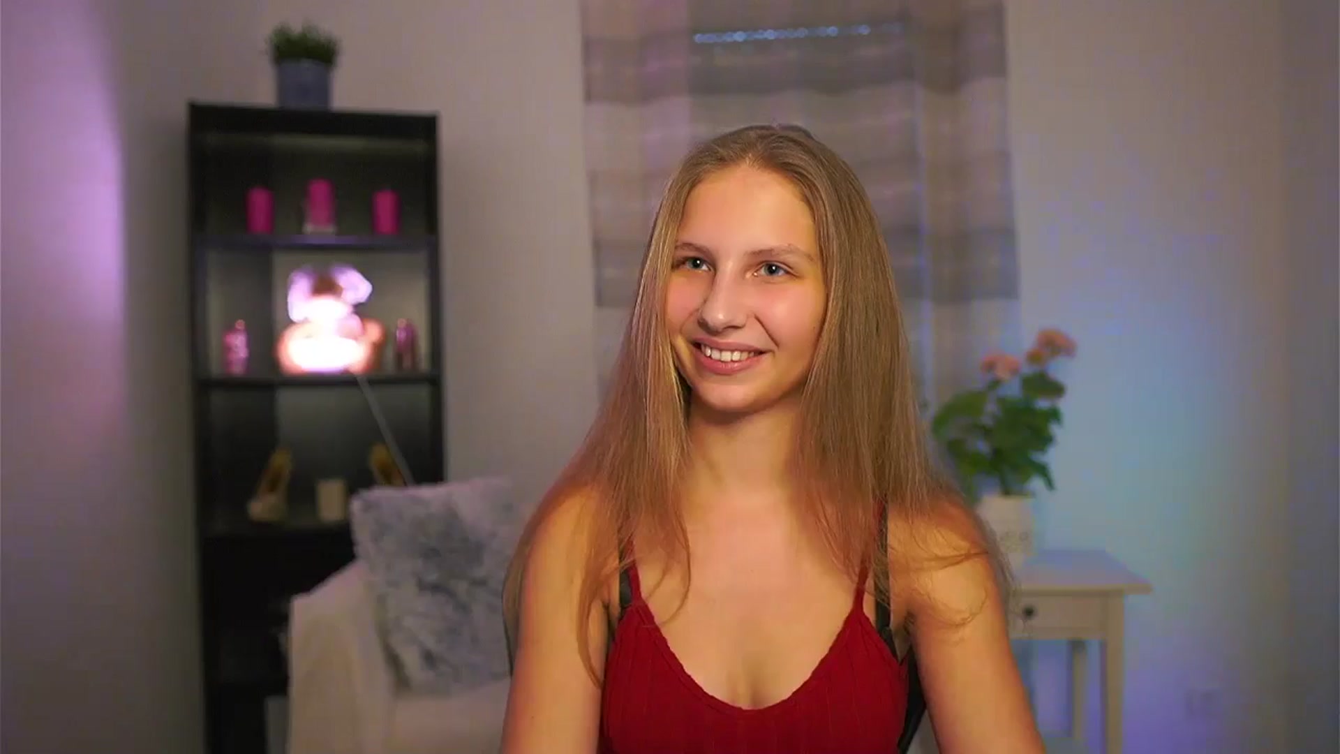 Gallery image thumbnail from Emmie_murray's myfreecams stream on, 02/06/2026, 15:06 image 16 of 20