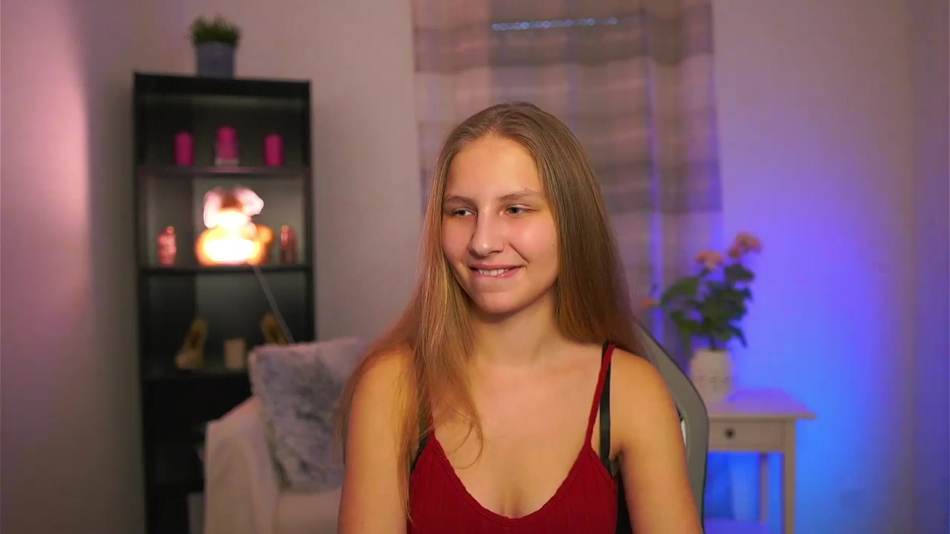 Gallery image thumbnail from Emmie_murray's myfreecams stream on, 02/06/2026, 15:06 image 18 of 20