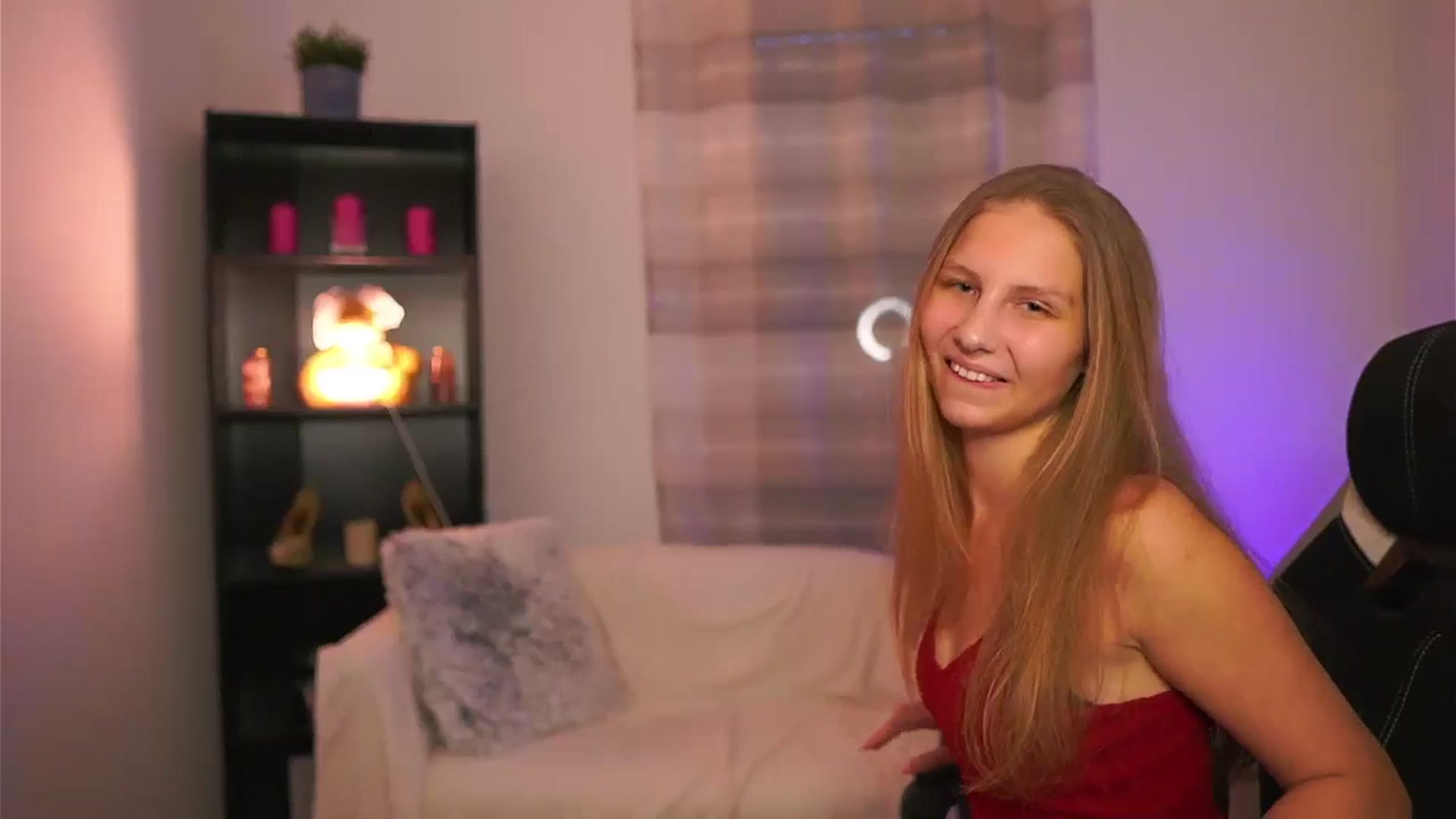 Gallery image thumbnail from Emmie_murray's myfreecams stream on, 02/06/2026, 15:55 image 3 of 20
