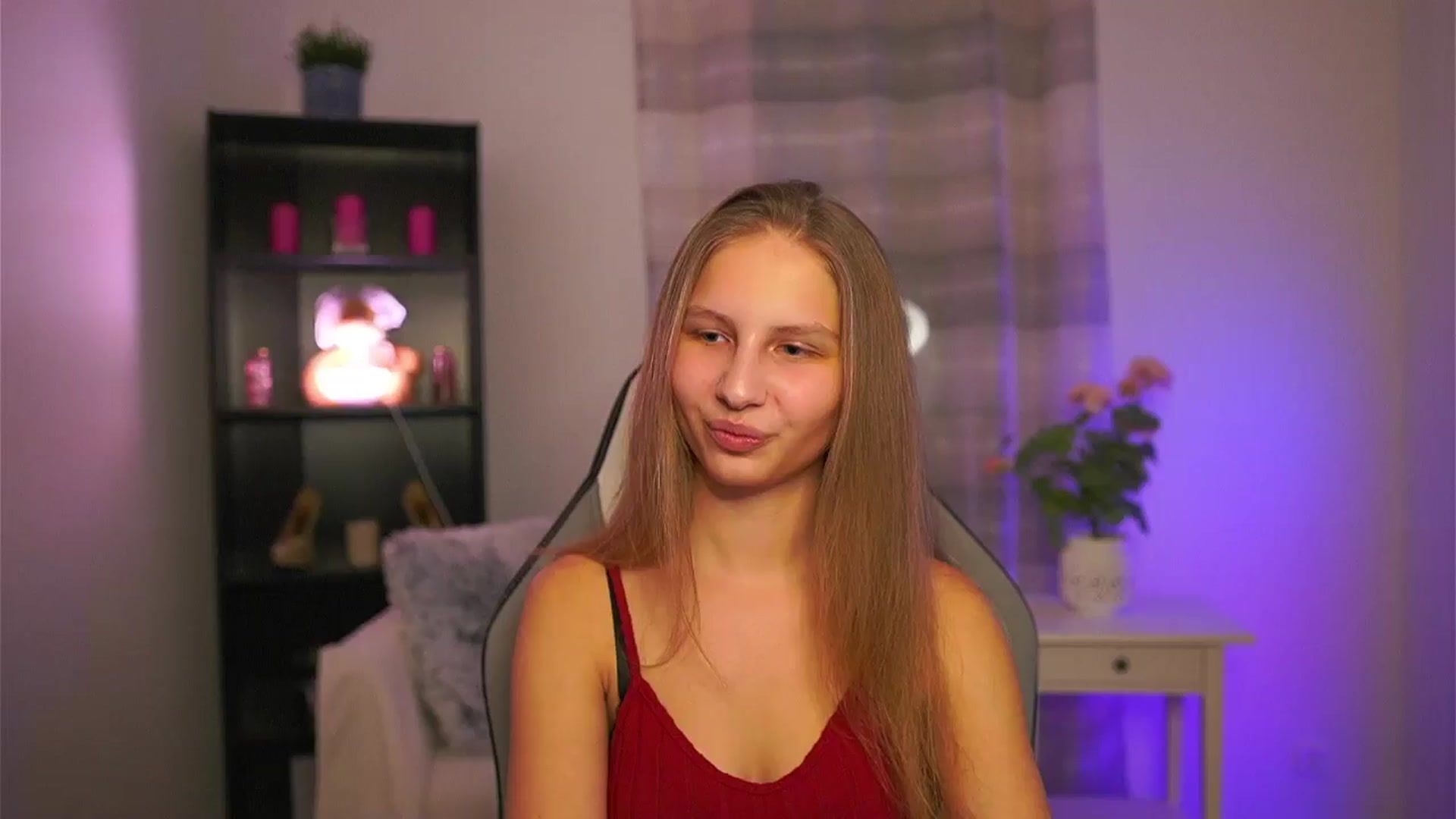 Gallery image thumbnail from Emmie_murray's myfreecams stream on, 02/06/2026, 20:16 image 1 of 20