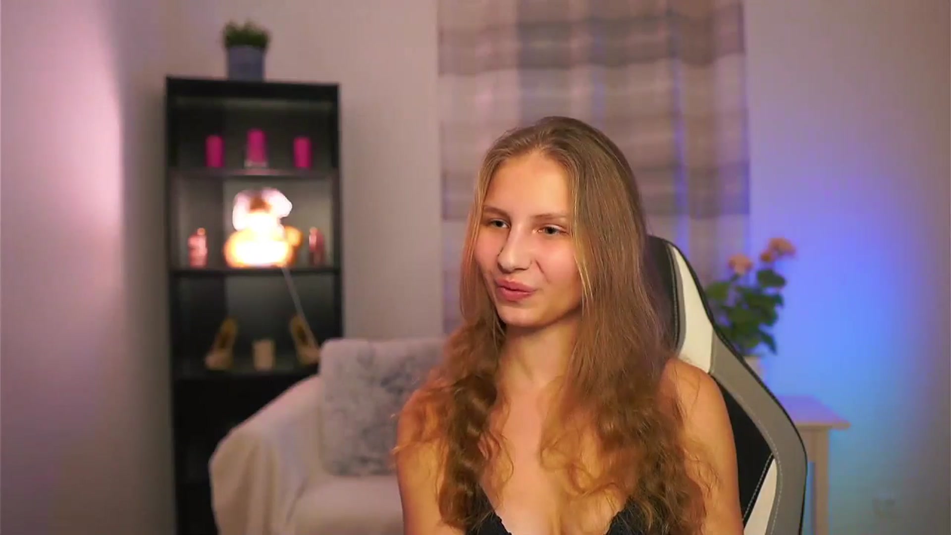 Gallery image thumbnail from Emmie_murray's myfreecams stream on, 02/12/2026, 16:20 image 13 of 20