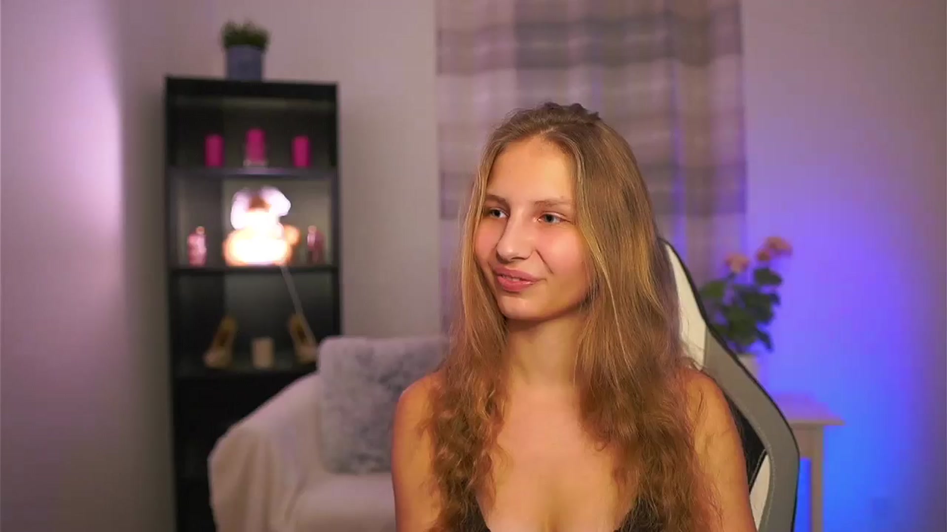 Gallery image thumbnail from Emmie_murray's myfreecams stream on, 02/12/2026, 16:20 image 8 of 20