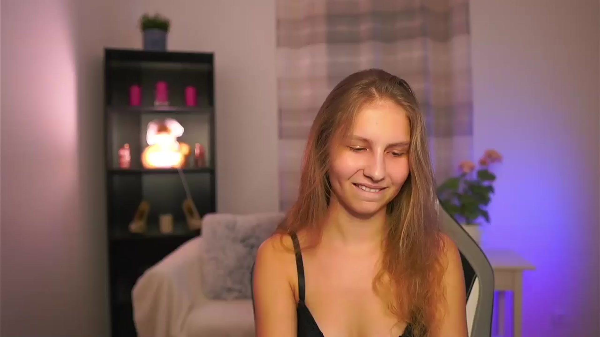 Gallery image thumbnail from Emmie_murray's myfreecams stream on, 02/12/2026, 17:05 image 10 of 20