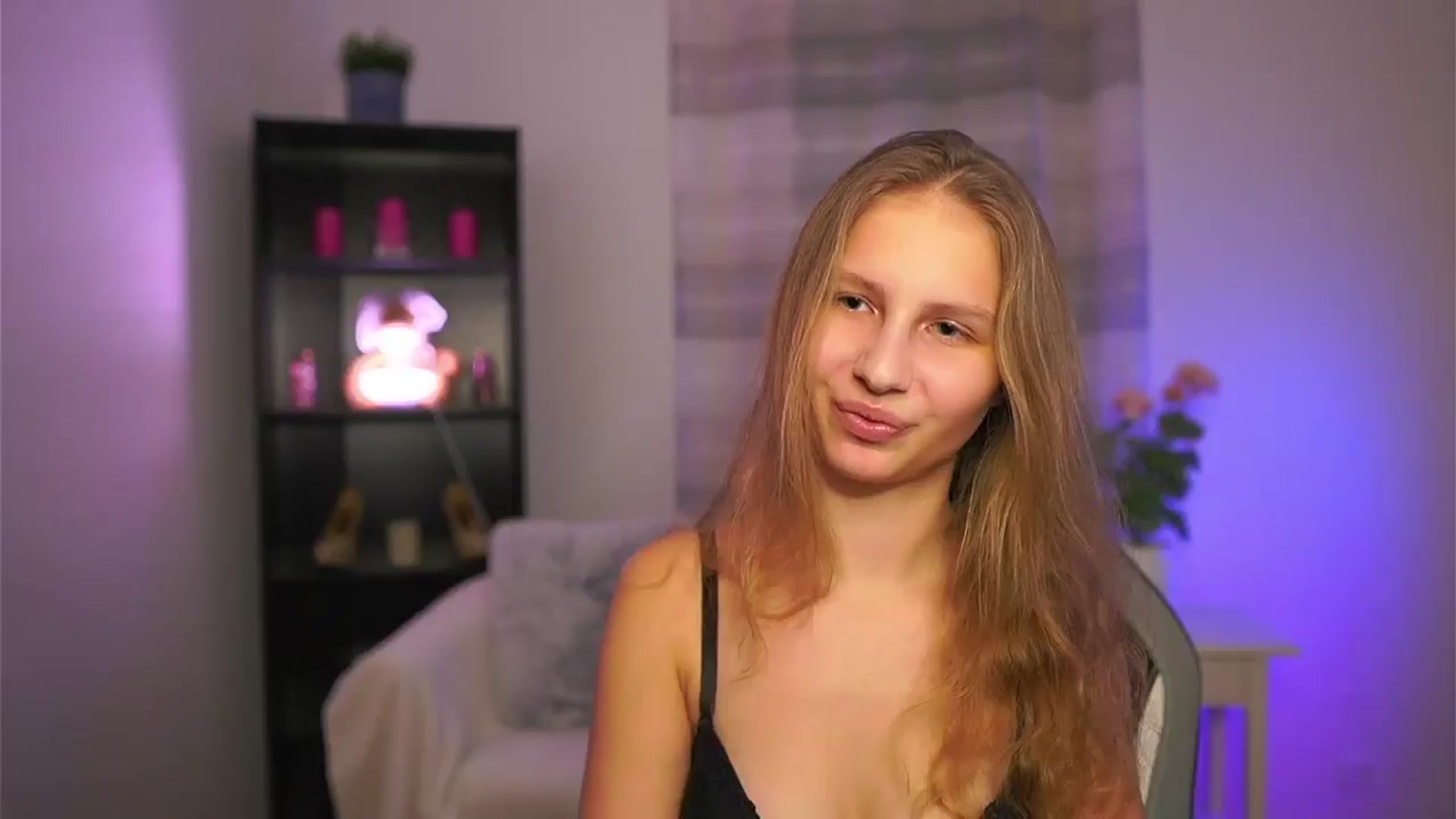 Gallery image thumbnail from Emmie_murray's myfreecams stream on, 02/12/2026, 17:05 image 16 of 20