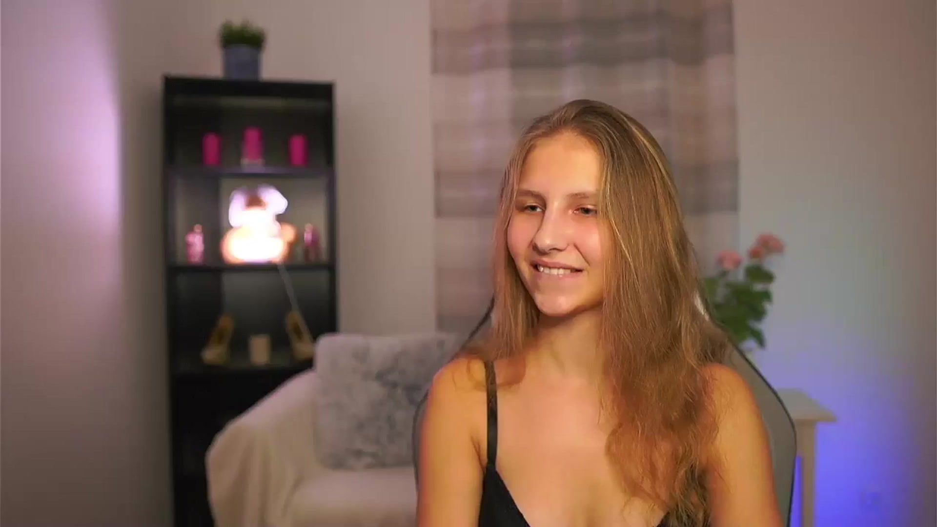 Gallery image thumbnail from Emmie_murray's myfreecams stream on, 02/12/2026, 17:05 image 11 of 20