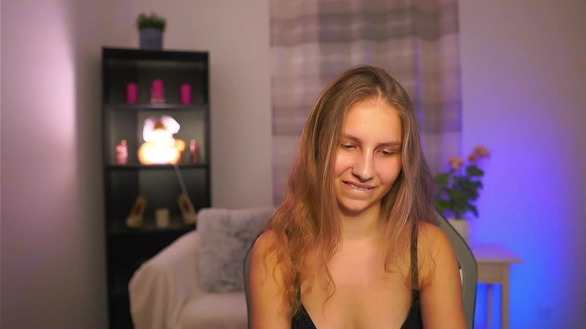 Gallery image thumbnail from Emmie_murray's myfreecams stream on, 02/12/2026, 17:05 image 4 of 20
