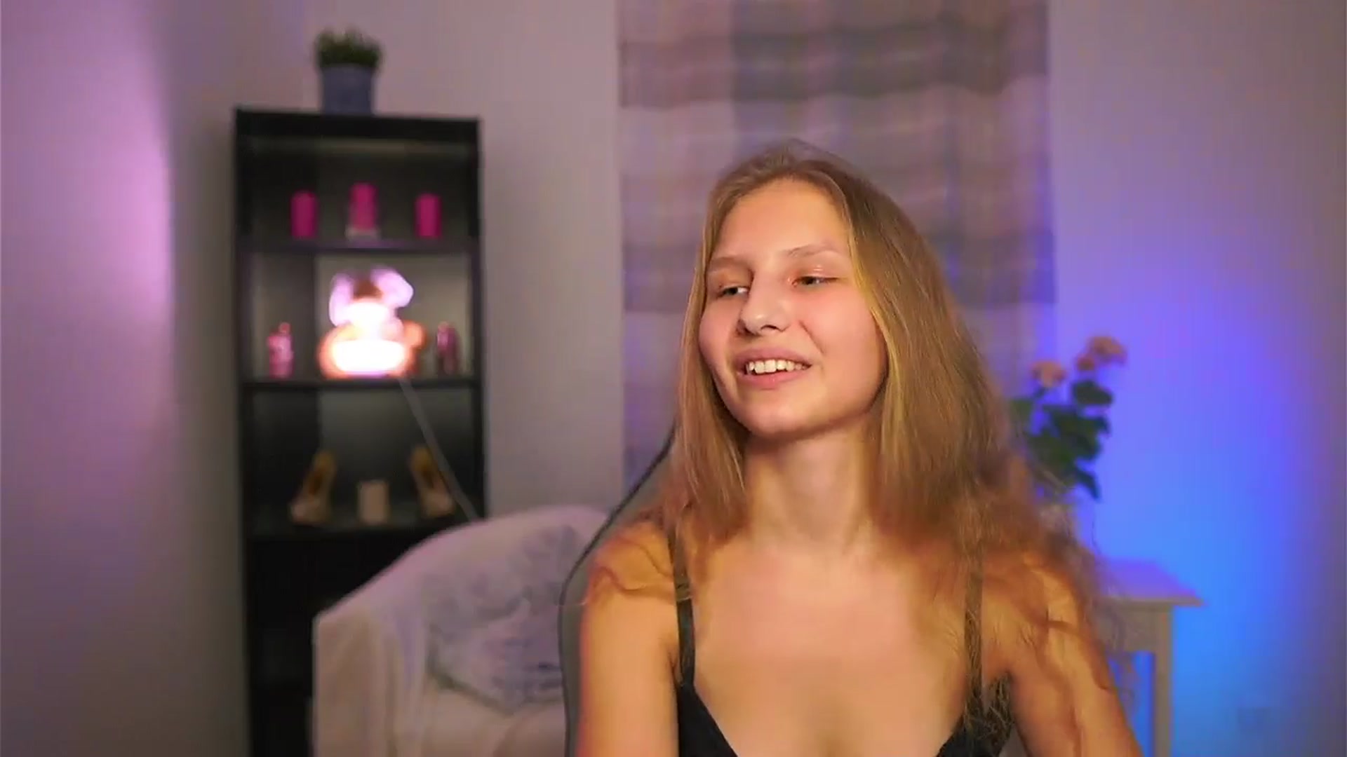 Gallery image thumbnail from Emmie_murray's myfreecams stream on, 02/12/2026, 18:37 image 18 of 20