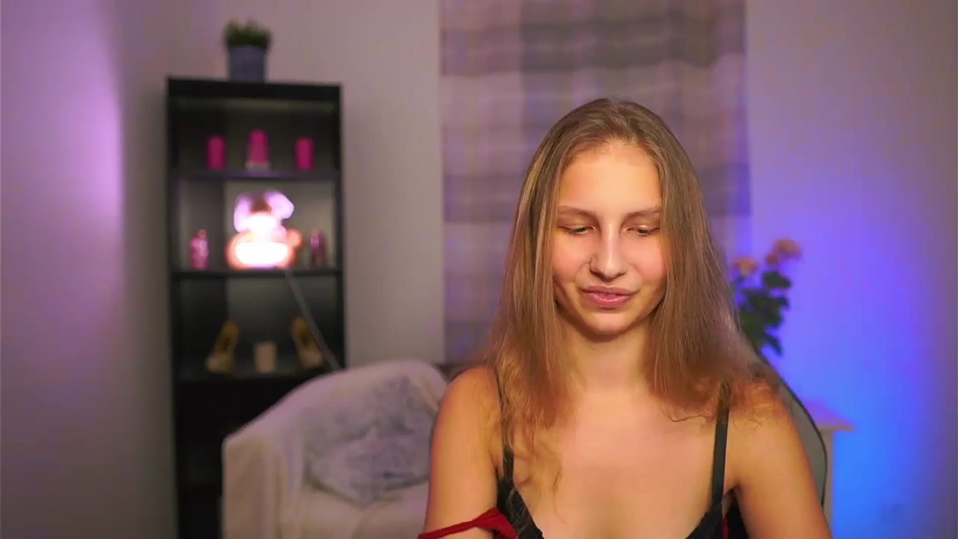 Gallery image thumbnail from Emmie_murray's myfreecams stream on, 02/12/2026, 18:37 image 5 of 20