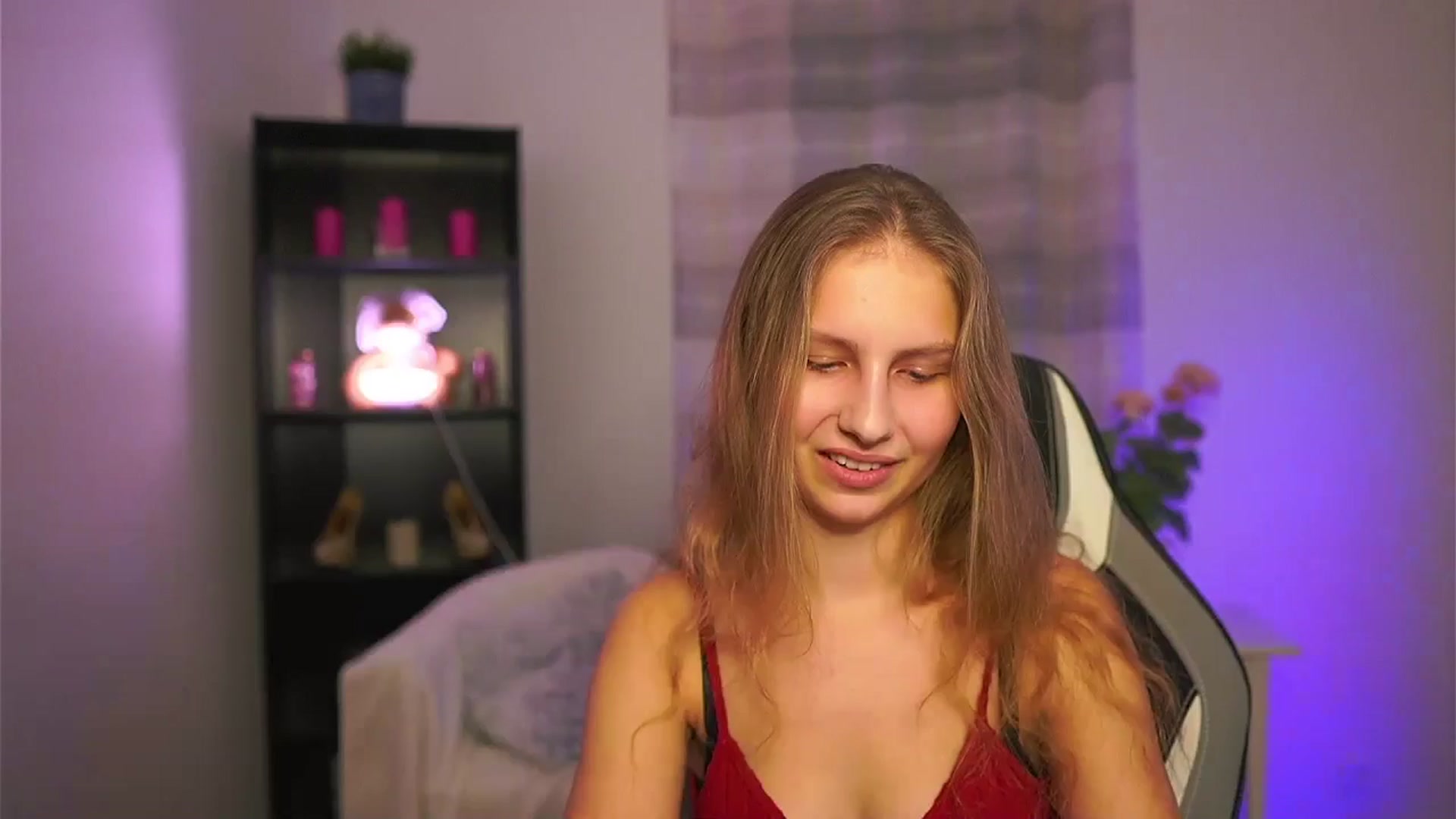 Gallery image thumbnail from Emmie_murray's myfreecams stream on, 02/12/2026, 18:37 image 1 of 20