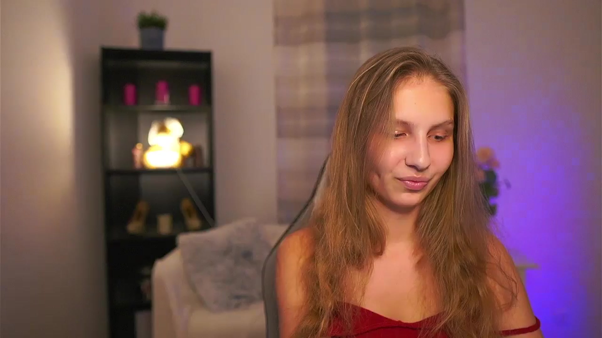 Gallery image thumbnail from Emmie_murray's myfreecams stream on, 02/13/2026, 16:45 image 13 of 20