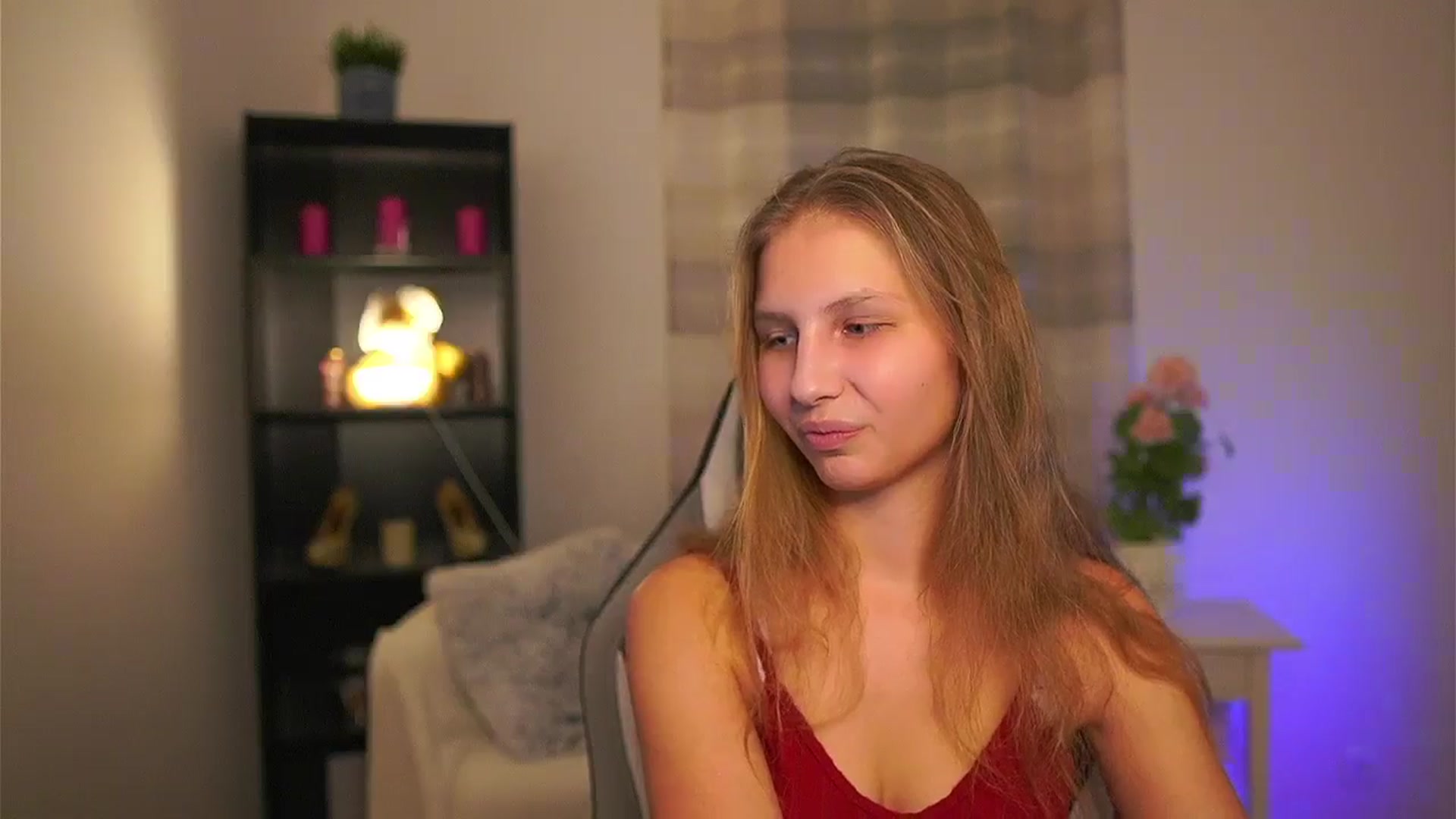 Gallery image thumbnail from Emmie_murray's myfreecams stream on, 02/13/2026, 19:24 image 2 of 20