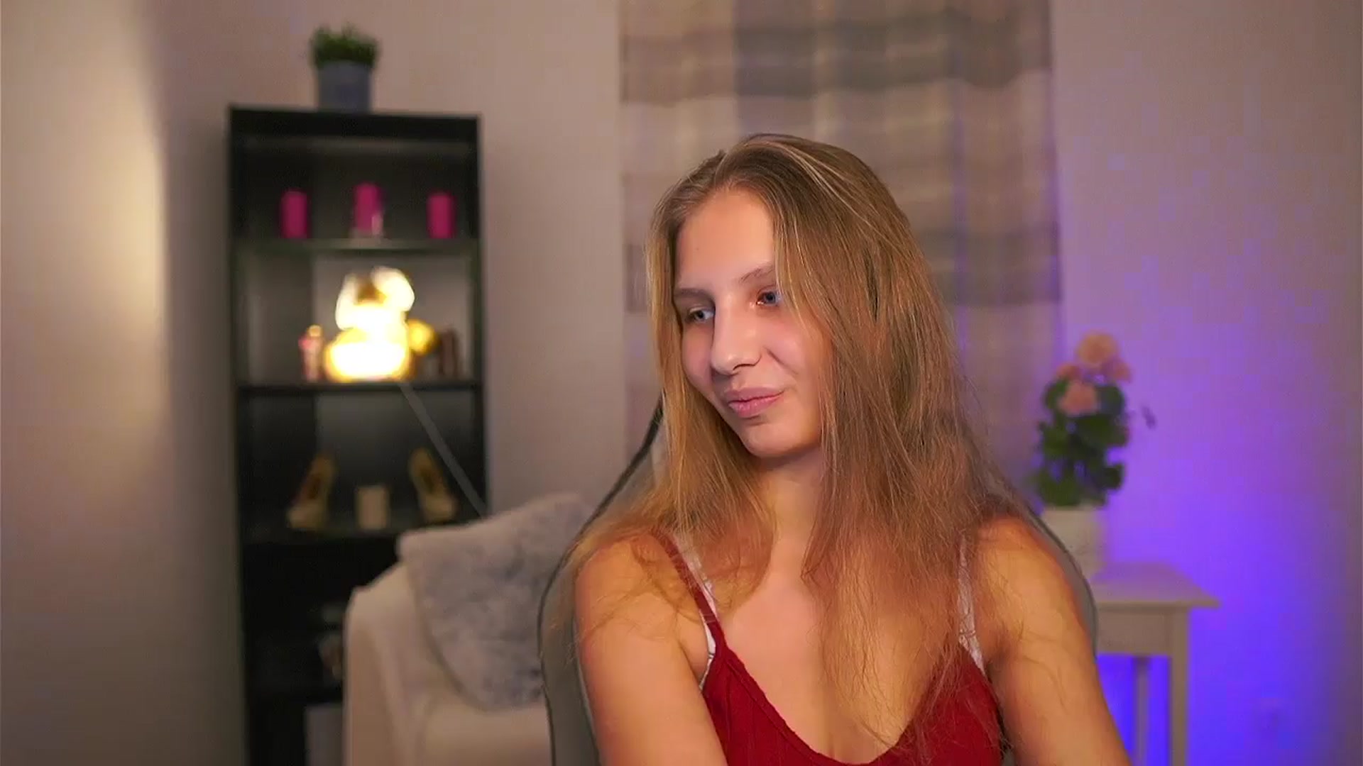 Gallery image thumbnail from Emmie_murray's myfreecams stream on, 02/13/2026, 19:24 image 1 of 20