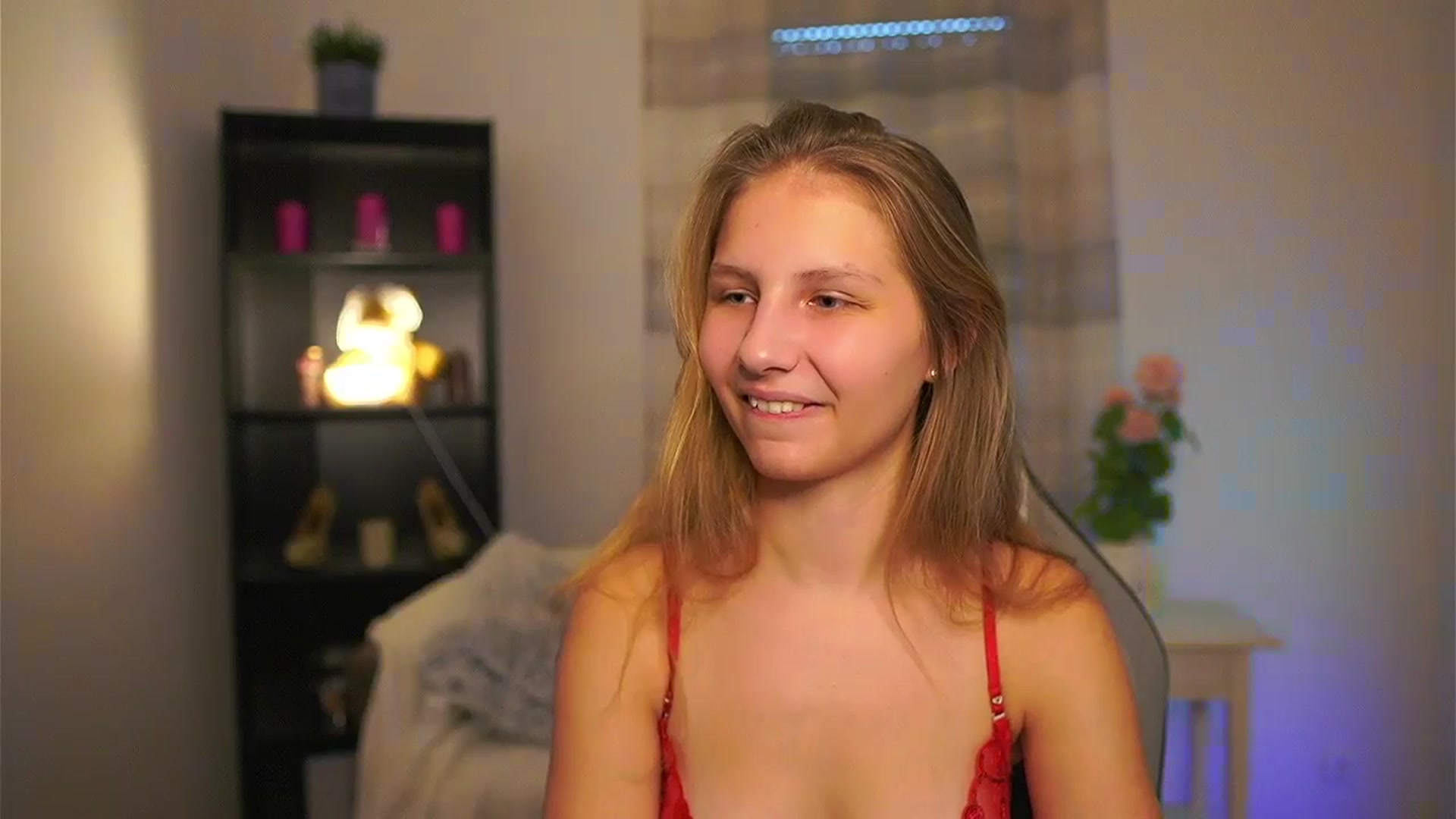 Gallery image thumbnail from Emmie_murray's myfreecams stream on, 02/14/2026, 14:46 image 16 of 20