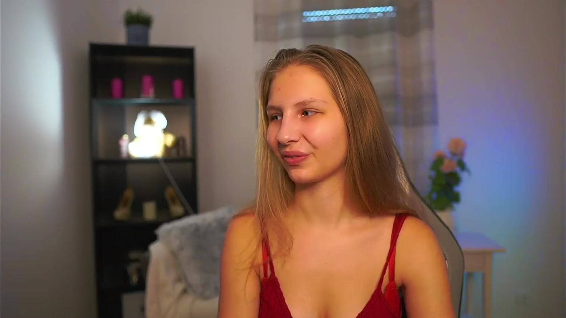 Gallery image thumbnail from Emmie_murray's myfreecams stream on, 02/15/2026, 15:23 image 3 of 20