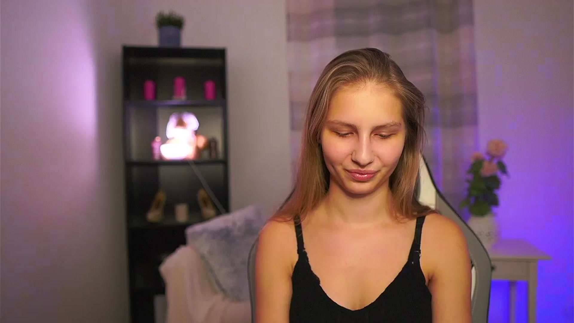 Gallery image thumbnail from Emmie_murray's myfreecams stream on, 02/20/2026, 19:24 image 1 of 20