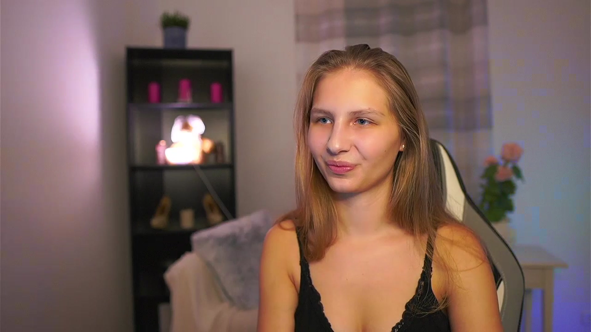 Gallery image thumbnail from Emmie_murray's myfreecams stream on, 02/20/2026, 19:24 image 5 of 20