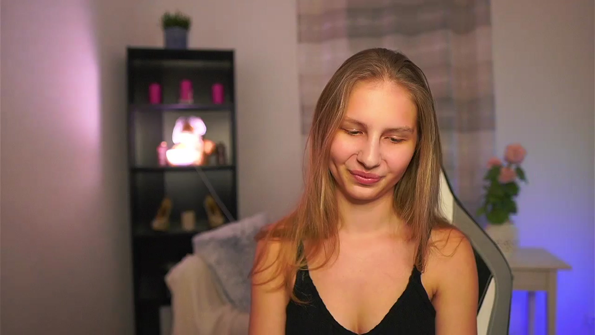 Gallery image thumbnail from Emmie_murray's myfreecams stream on, 02/20/2026, 19:24 image 13 of 20