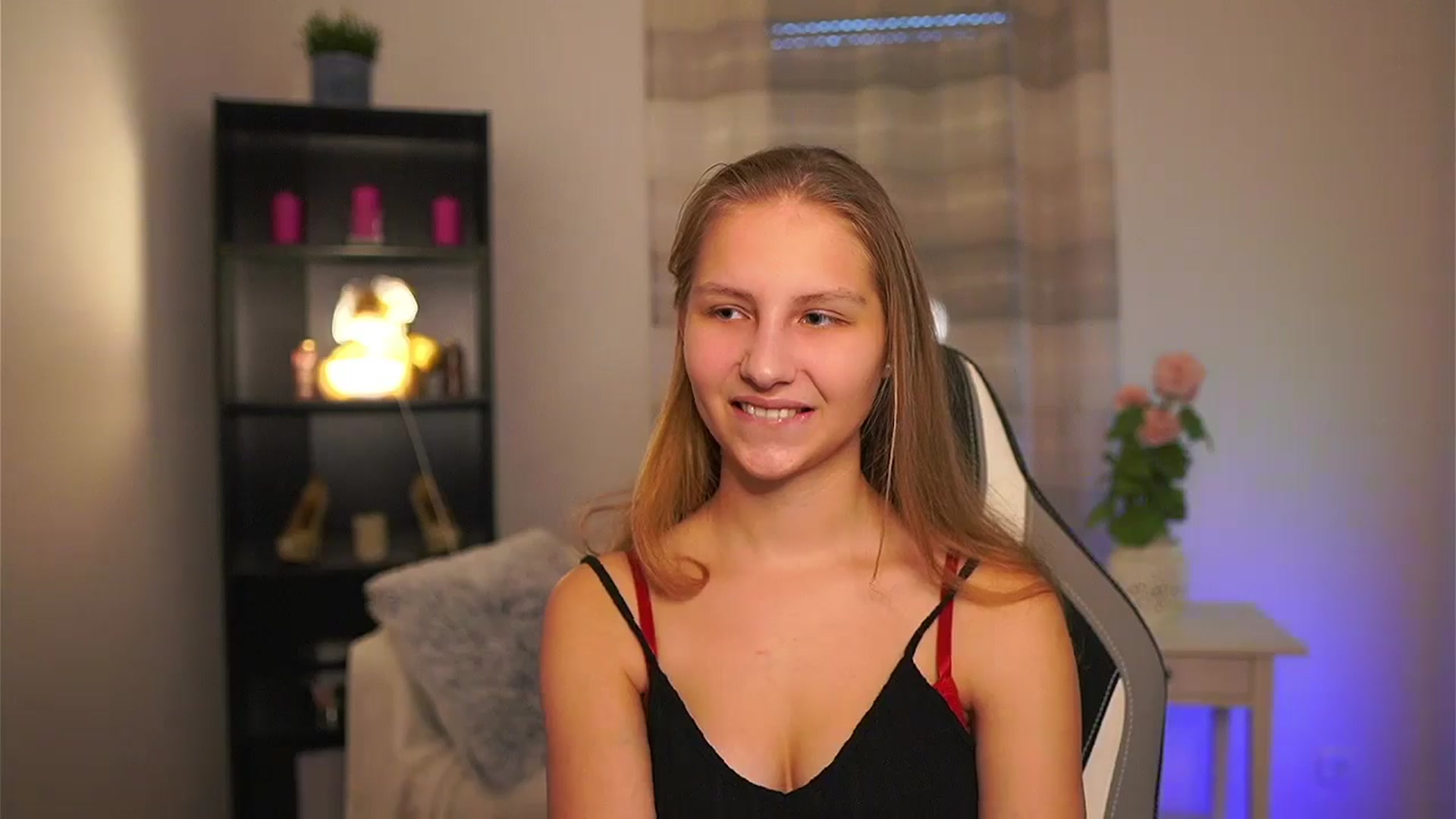 Gallery image thumbnail from Emmie_murray's myfreecams stream on, 02/21/2026, 16:40 image 5 of 20