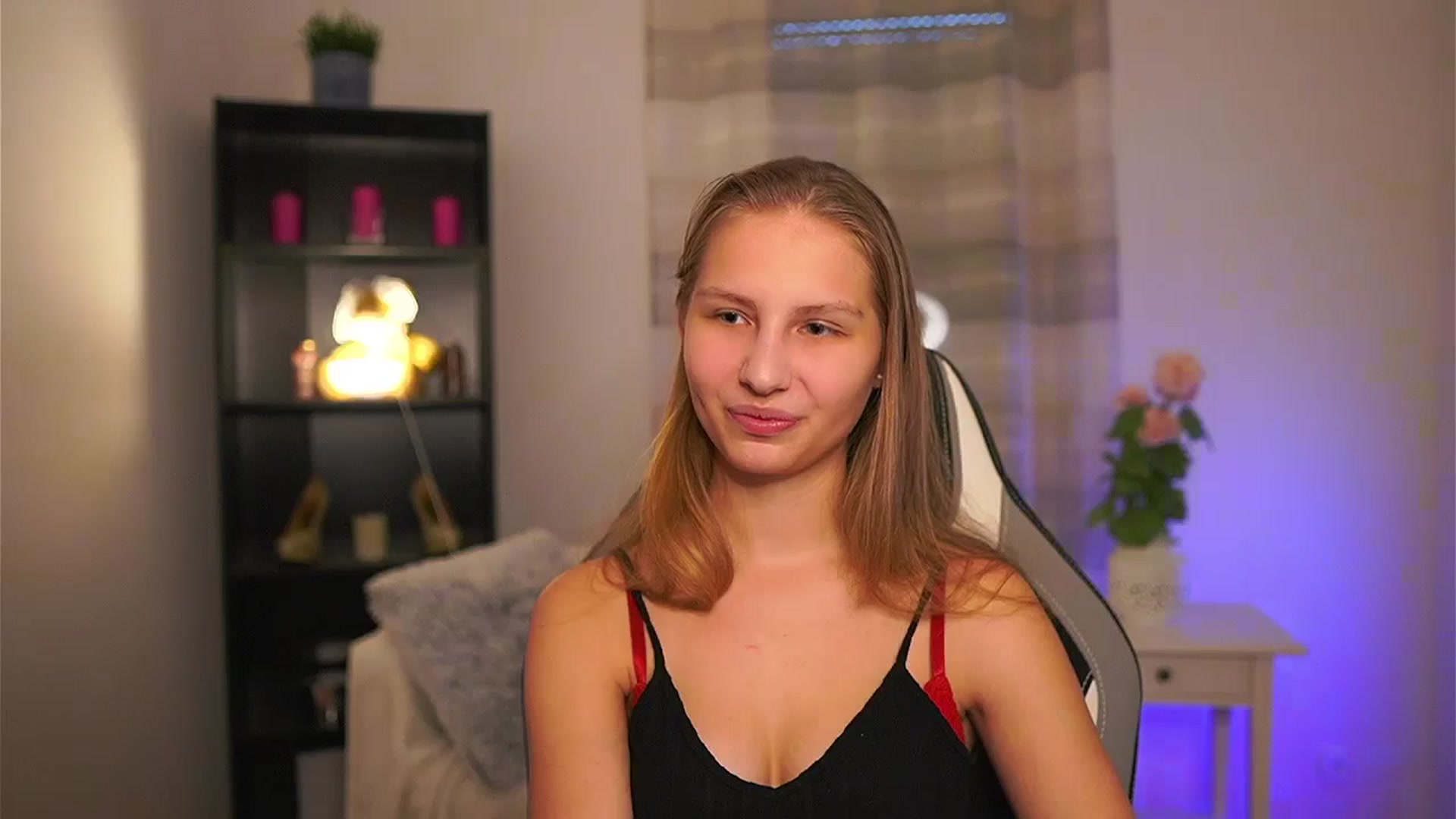 Gallery image thumbnail from Emmie_murray's myfreecams stream on, 02/21/2026, 16:40 image 8 of 20