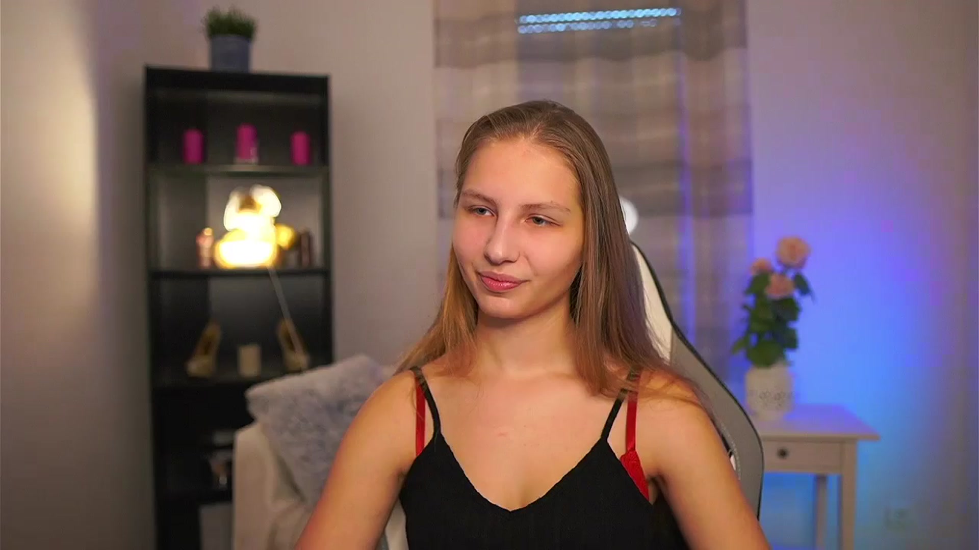 Gallery image thumbnail from Emmie_murray's myfreecams stream on, 02/21/2026, 16:40 image 1 of 20