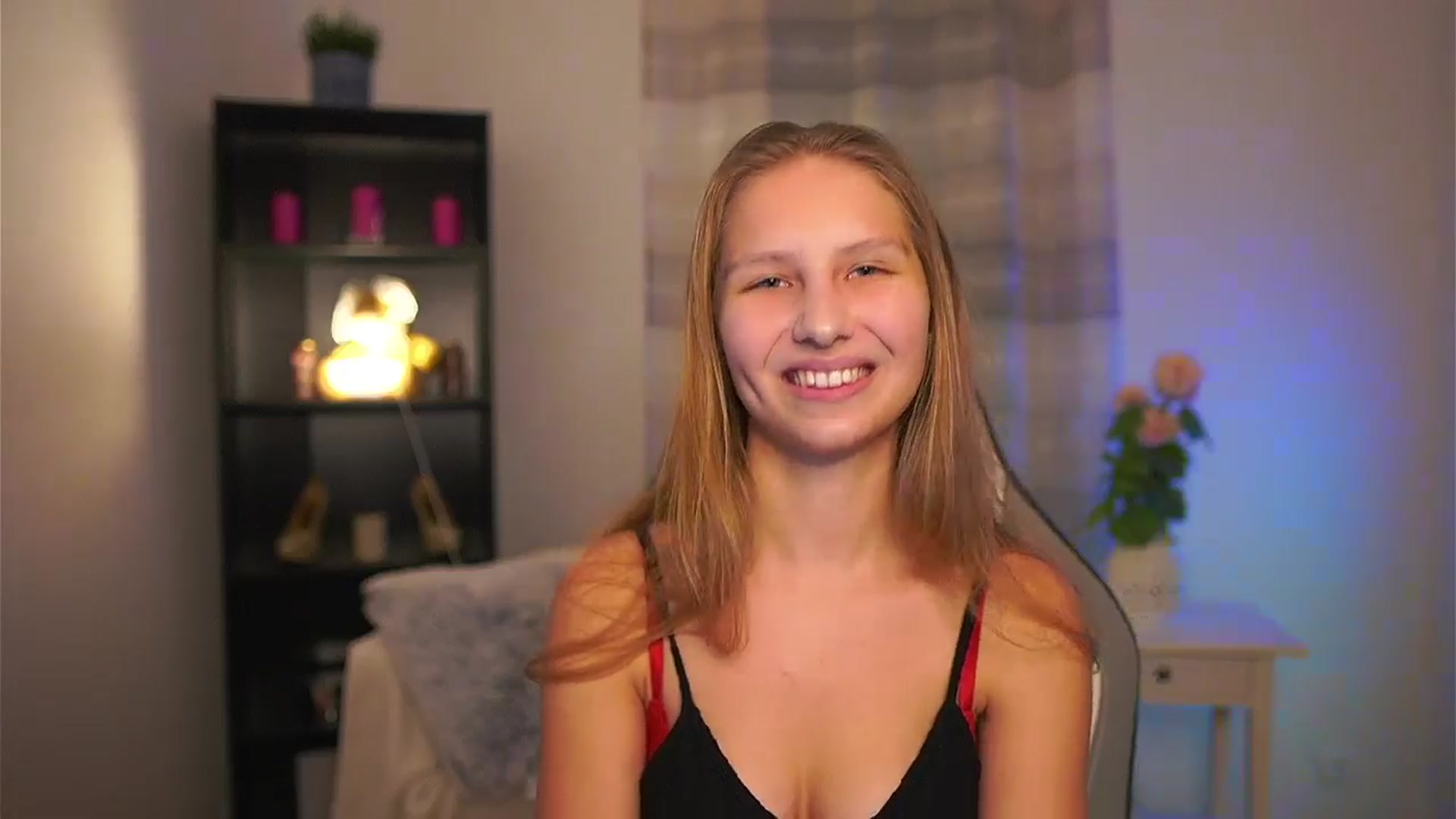 Gallery image thumbnail from Emmie_murray's myfreecams stream on, 02/21/2026, 18:57 image 9 of 20