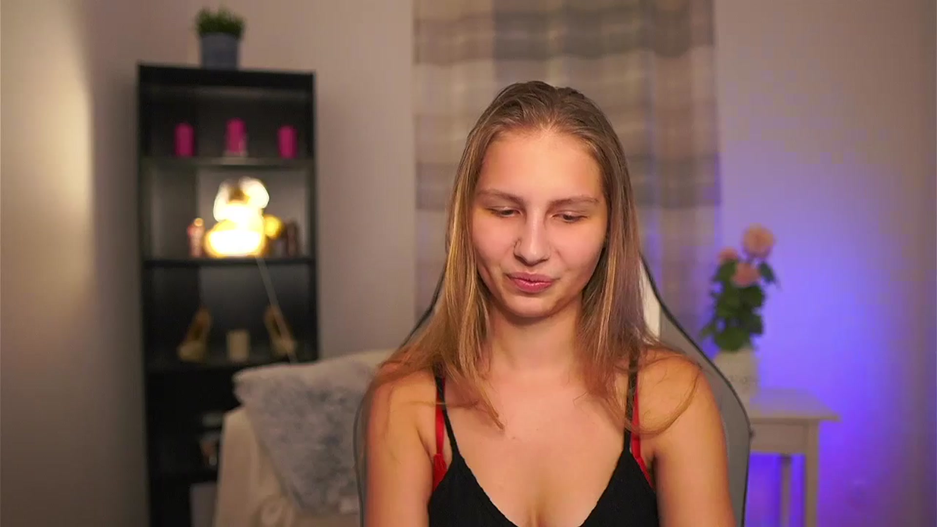 Gallery image thumbnail from Emmie_murray's myfreecams stream on, 02/21/2026, 18:57 image 4 of 20