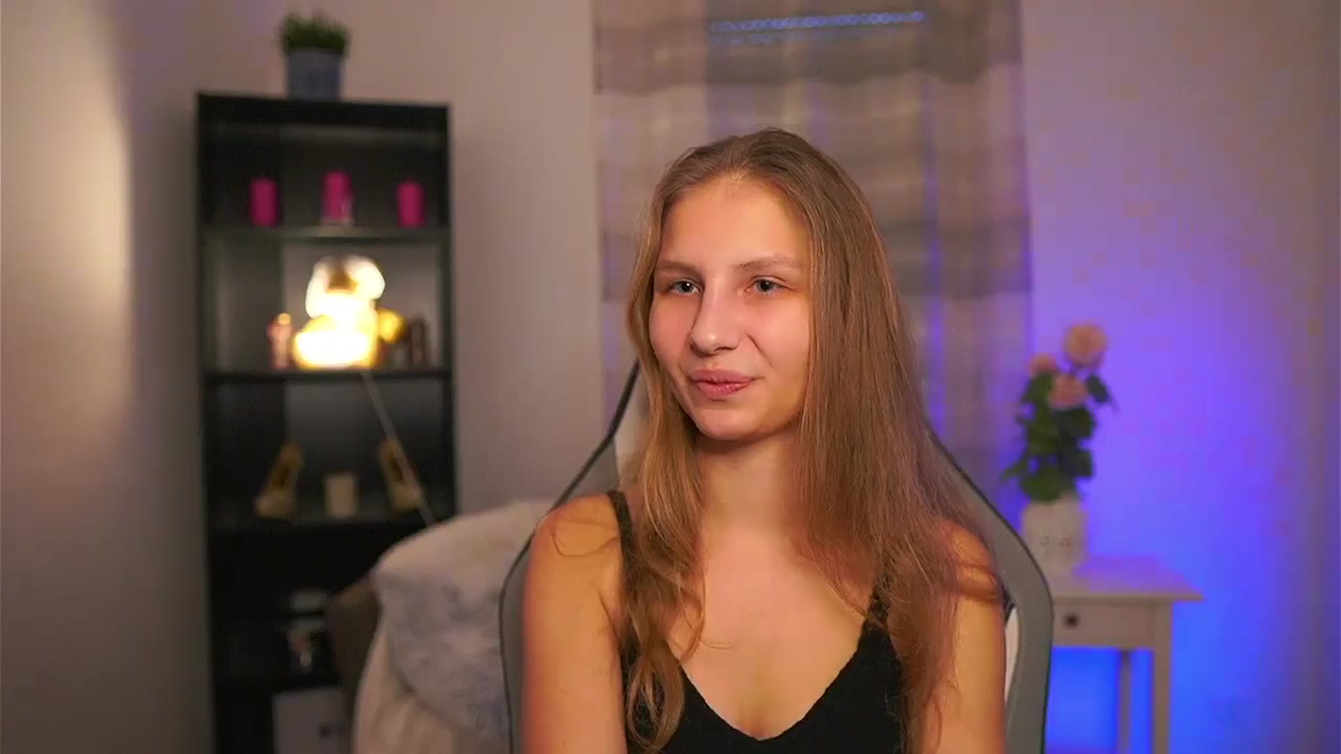 Gallery image thumbnail from Emmie_murray's myfreecams stream on, 02/22/2026, 16:26 image 5 of 20