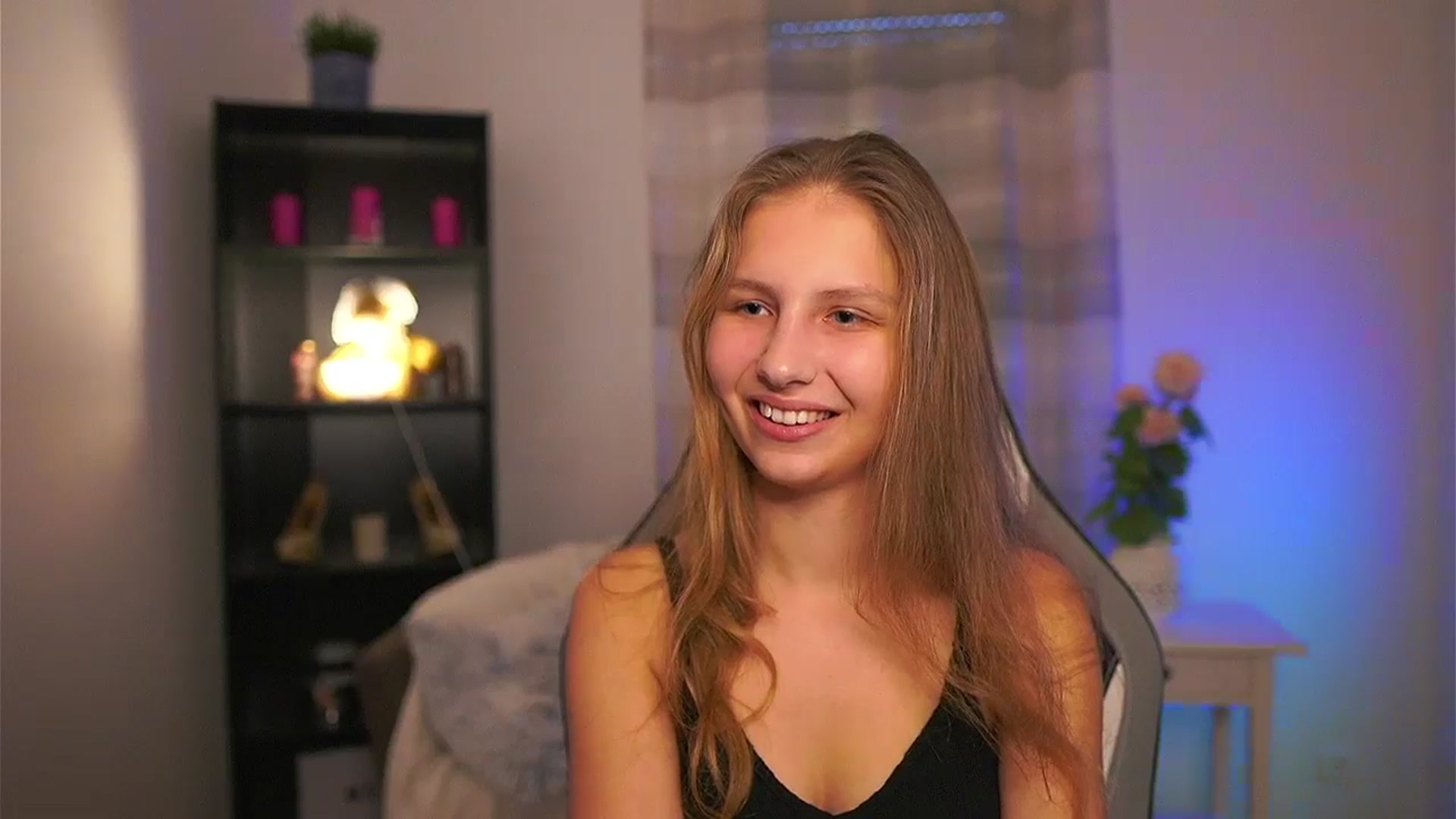 Gallery image thumbnail from Emmie_murray's myfreecams stream on, 02/22/2026, 16:26 image 2 of 20