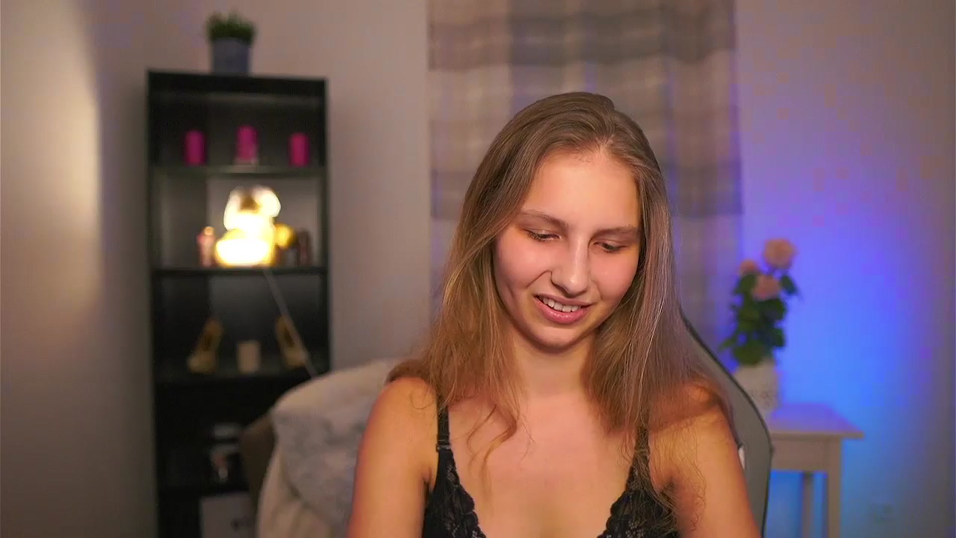 Gallery image thumbnail from Emmie_murray's myfreecams stream on, 02/22/2026, 18:29 image 6 of 20