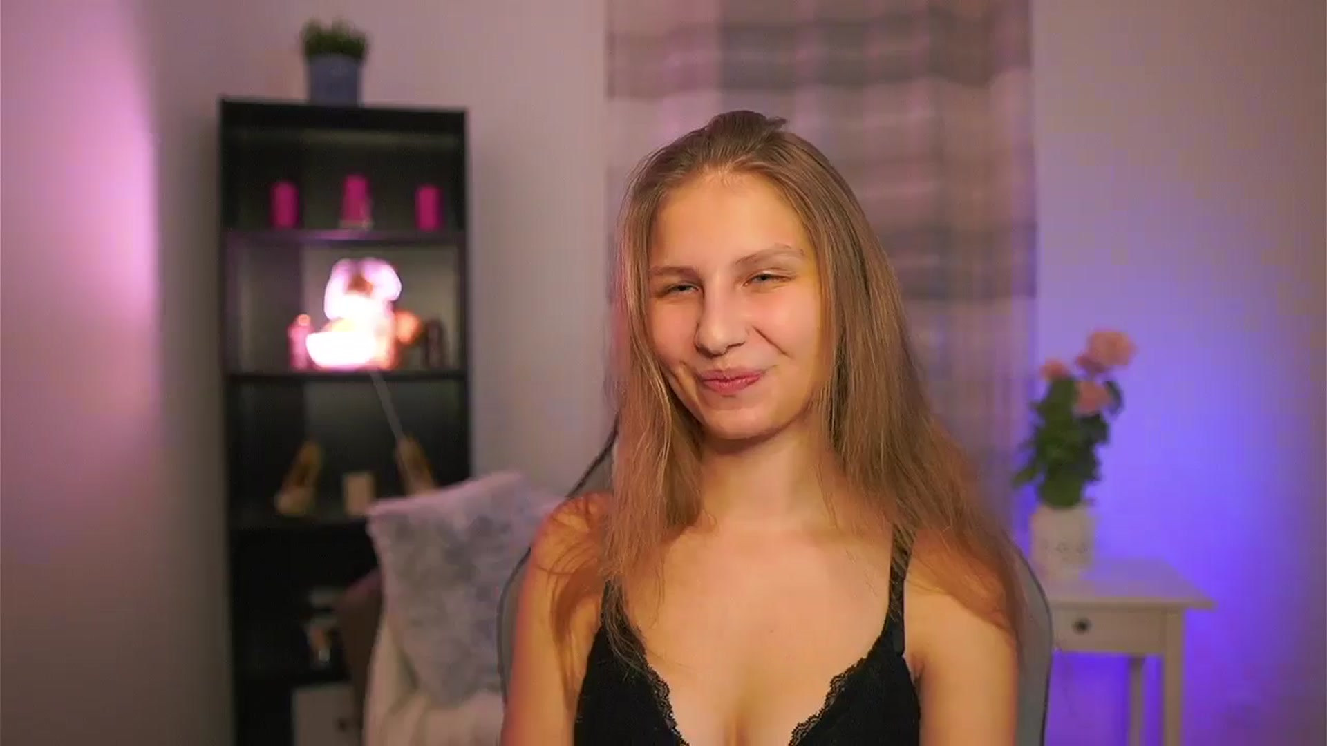 Gallery image thumbnail from Emmie_murray's myfreecams stream on, 02/26/2026, 20:13 image 3 of 20
