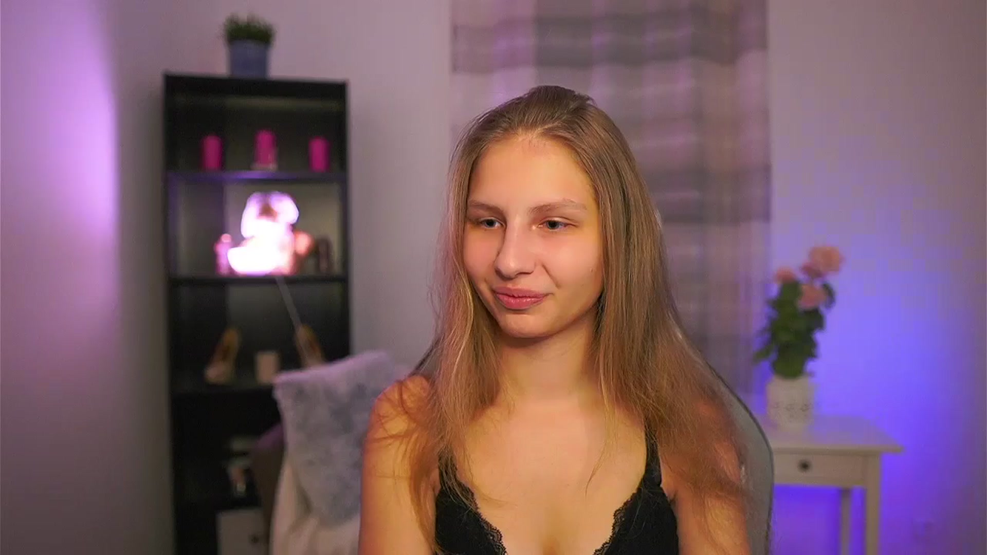 Gallery image thumbnail from Emmie_murray's myfreecams stream on, 02/26/2026, 20:13 image 4 of 20
