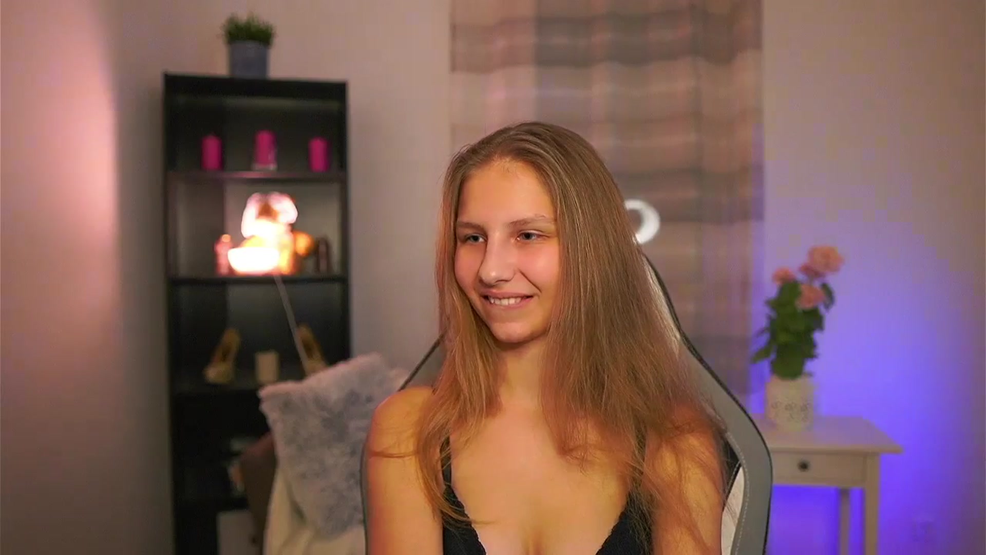 Gallery image thumbnail from Emmie_murray's myfreecams stream on, 02/26/2026, 20:27 image 5 of 20