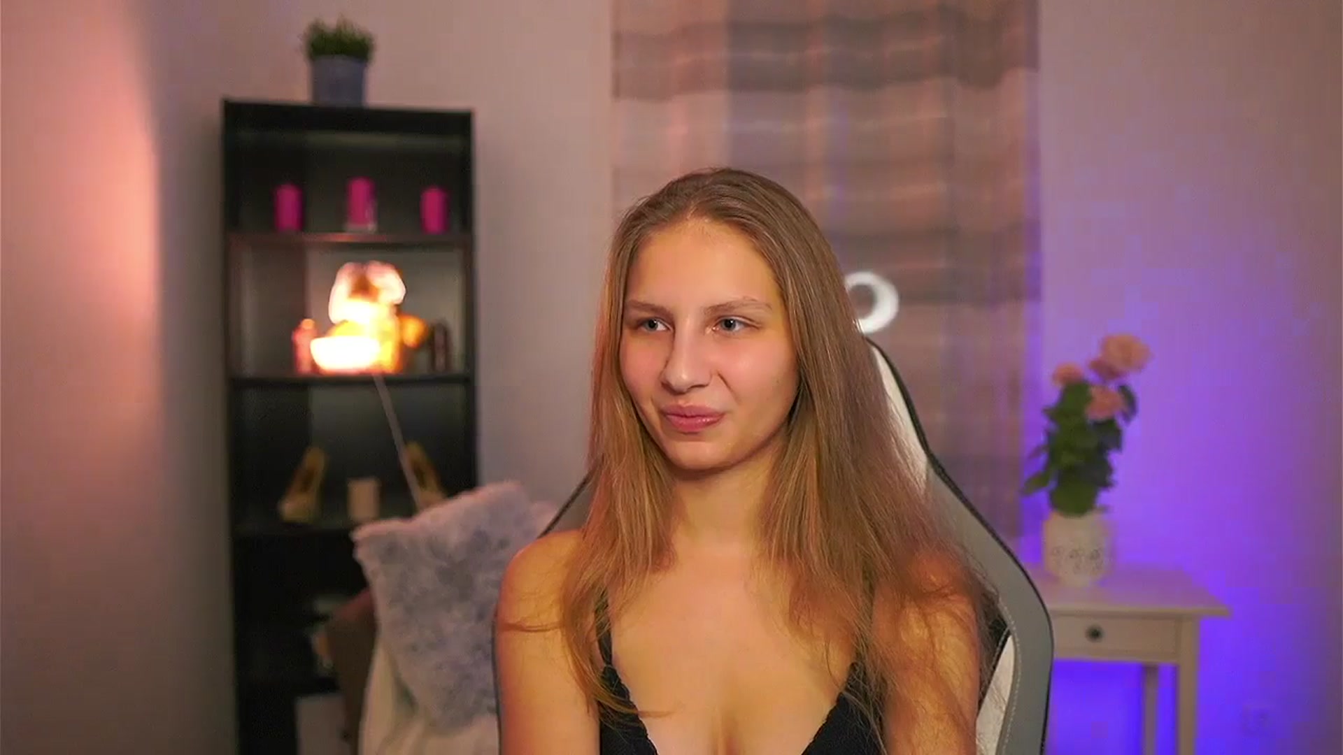 Gallery image thumbnail from Emmie_murray's myfreecams stream on, 02/26/2026, 20:27 image 6 of 20