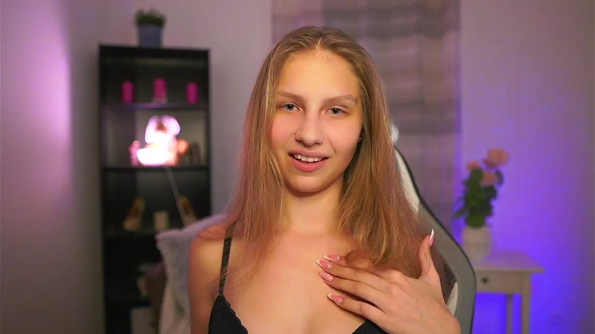 Gallery image thumbnail from Emmie_murray's myfreecams stream on, 02/26/2026, 20:27 image 2 of 20