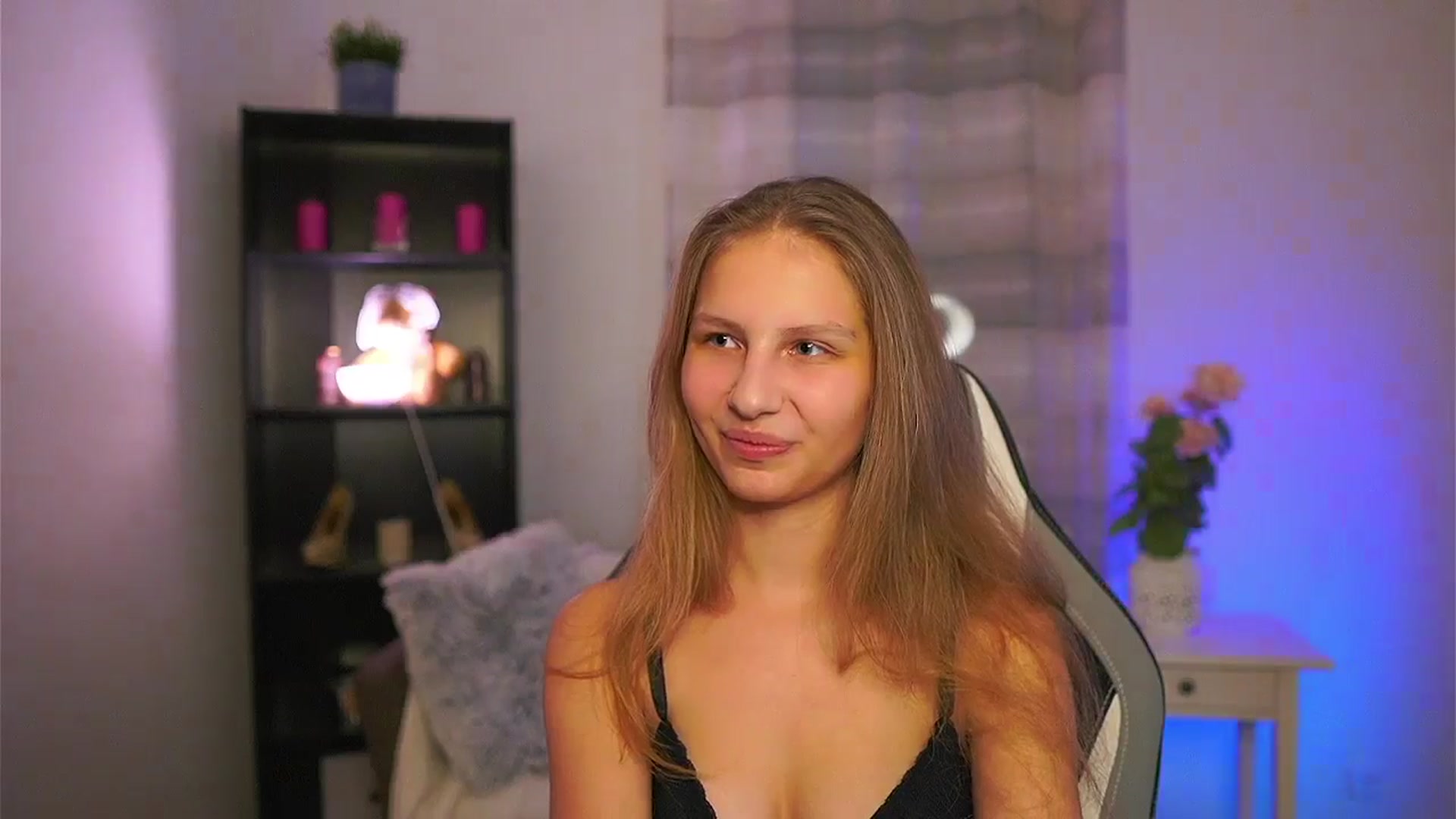 Gallery image thumbnail from Emmie_murray's myfreecams stream on, 02/26/2026, 20:27 image 3 of 20
