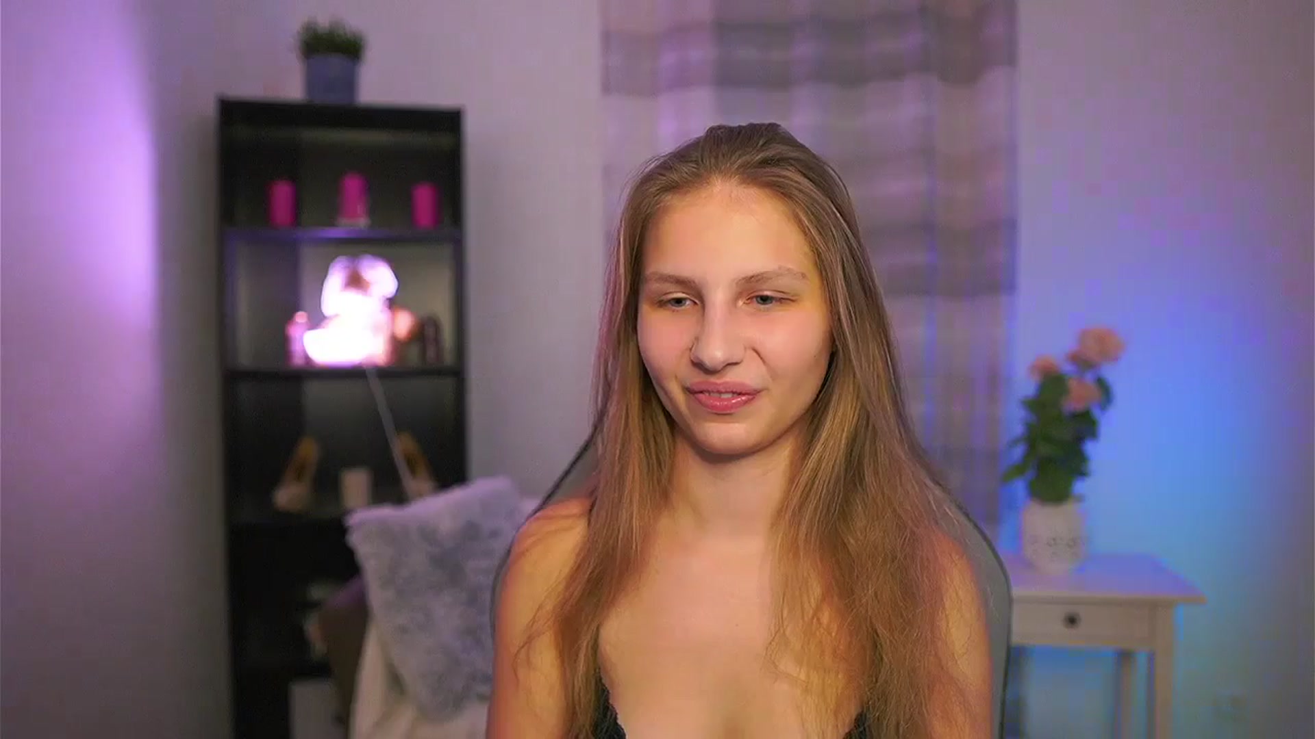 Gallery image thumbnail from Emmie_murray's myfreecams stream on, 02/27/2026, 24:03 image 12 of 20