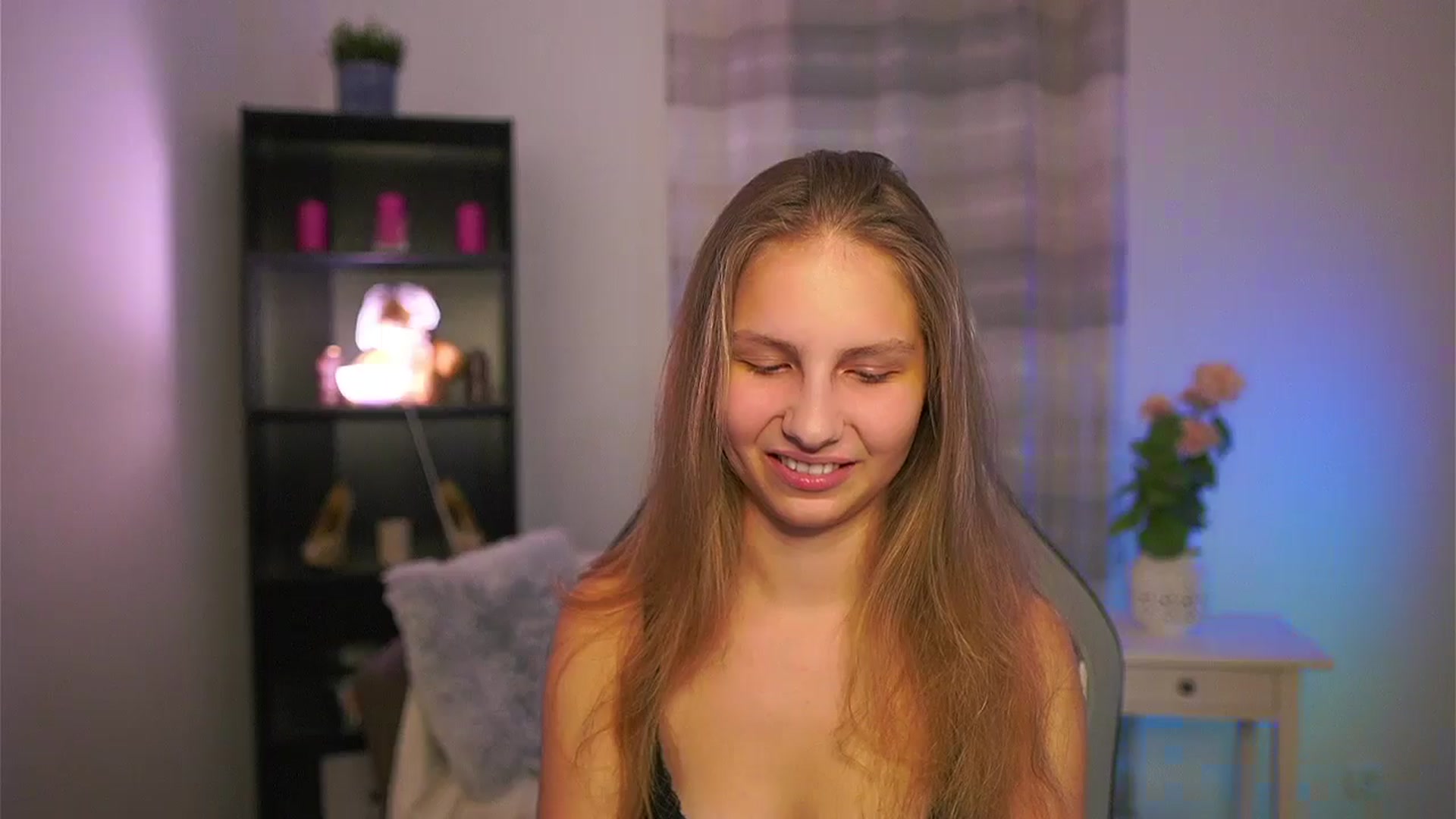 Gallery image thumbnail from Emmie_murray's myfreecams stream on, 02/27/2026, 24:03 image 13 of 20