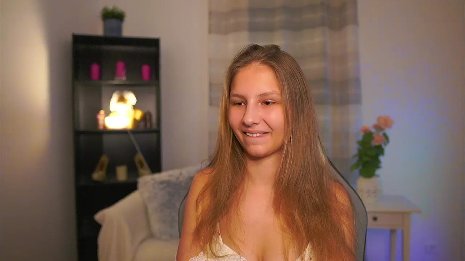 Gallery image thumbnail from Emmie_murray's myfreecams stream on, 02/27/2026, 17:48 image 14 of 20