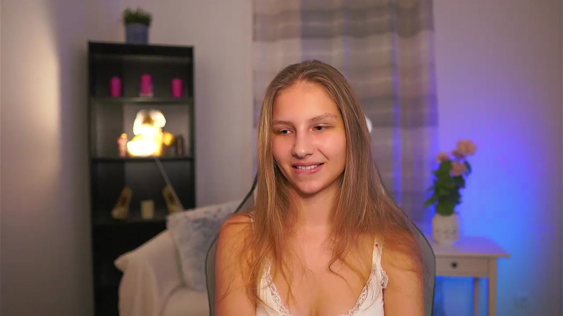 Gallery image thumbnail from Emmie_murray's myfreecams stream on, 02/27/2026, 18:45 image 4 of 20